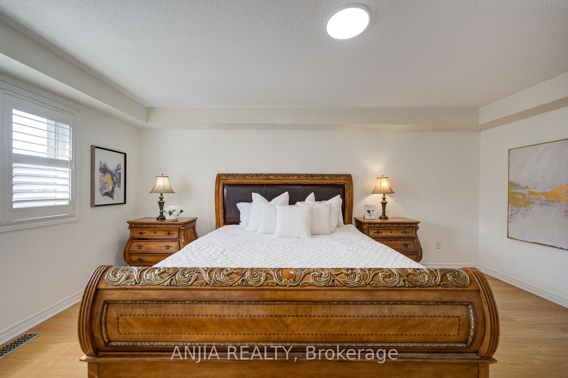 Photo 32 of 349 Williamson Road, Markham, Greensborough — HOMEH