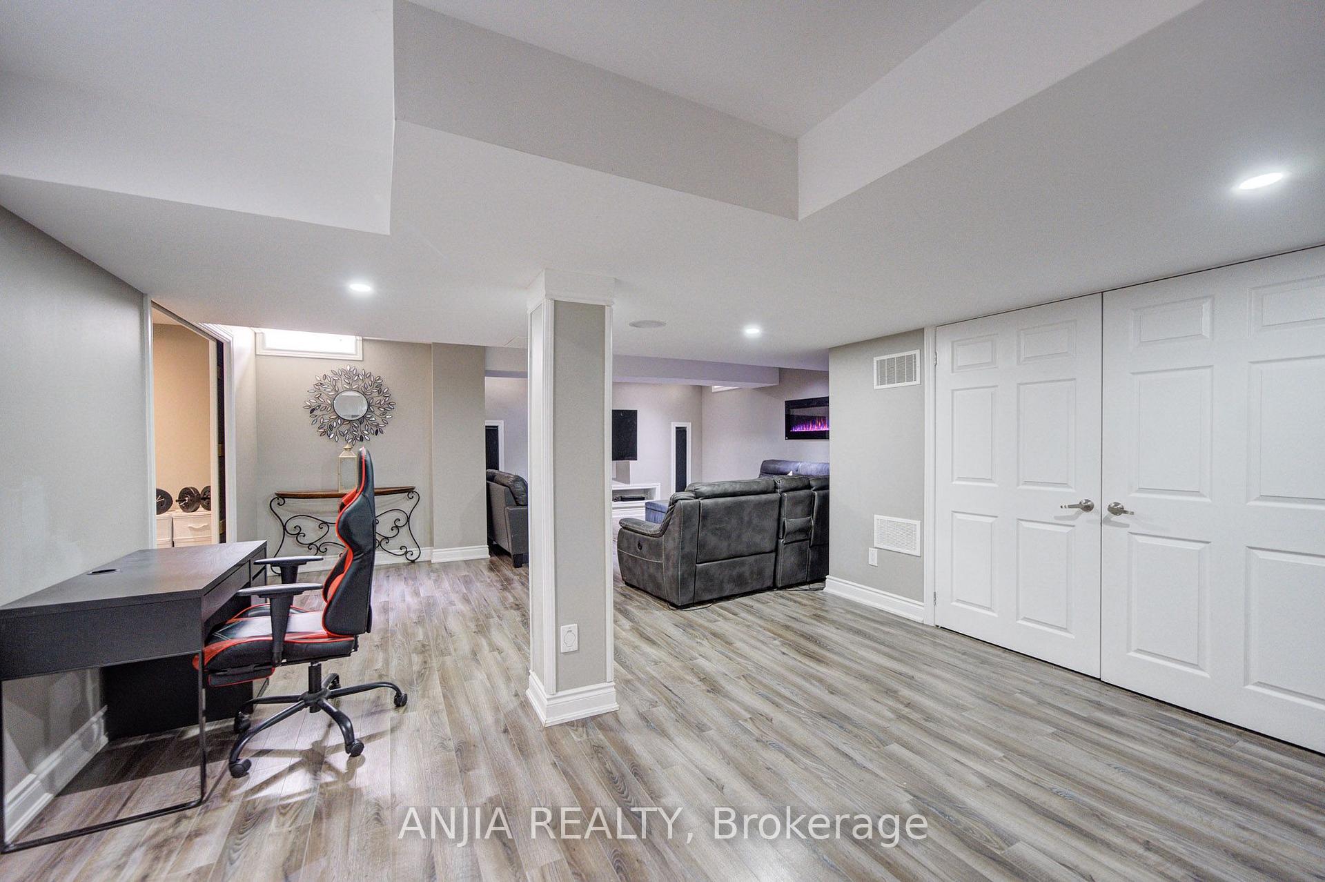Photo 39 of 349 Williamson Road, Markham, Greensborough — HOMEH