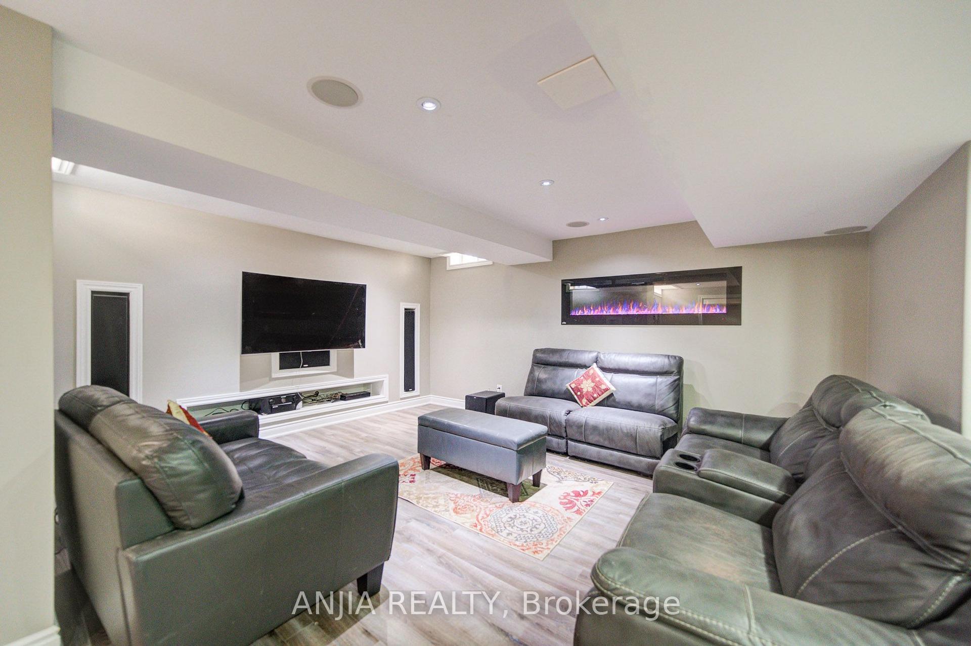 Photo 42 of 349 Williamson Road, Markham, Greensborough — HOMEH