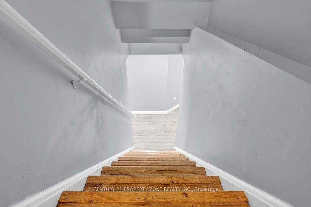 Photo 3 of Unit LOWER, 93 Bologna Road, Vaughan, Vellore Village — HOMEH