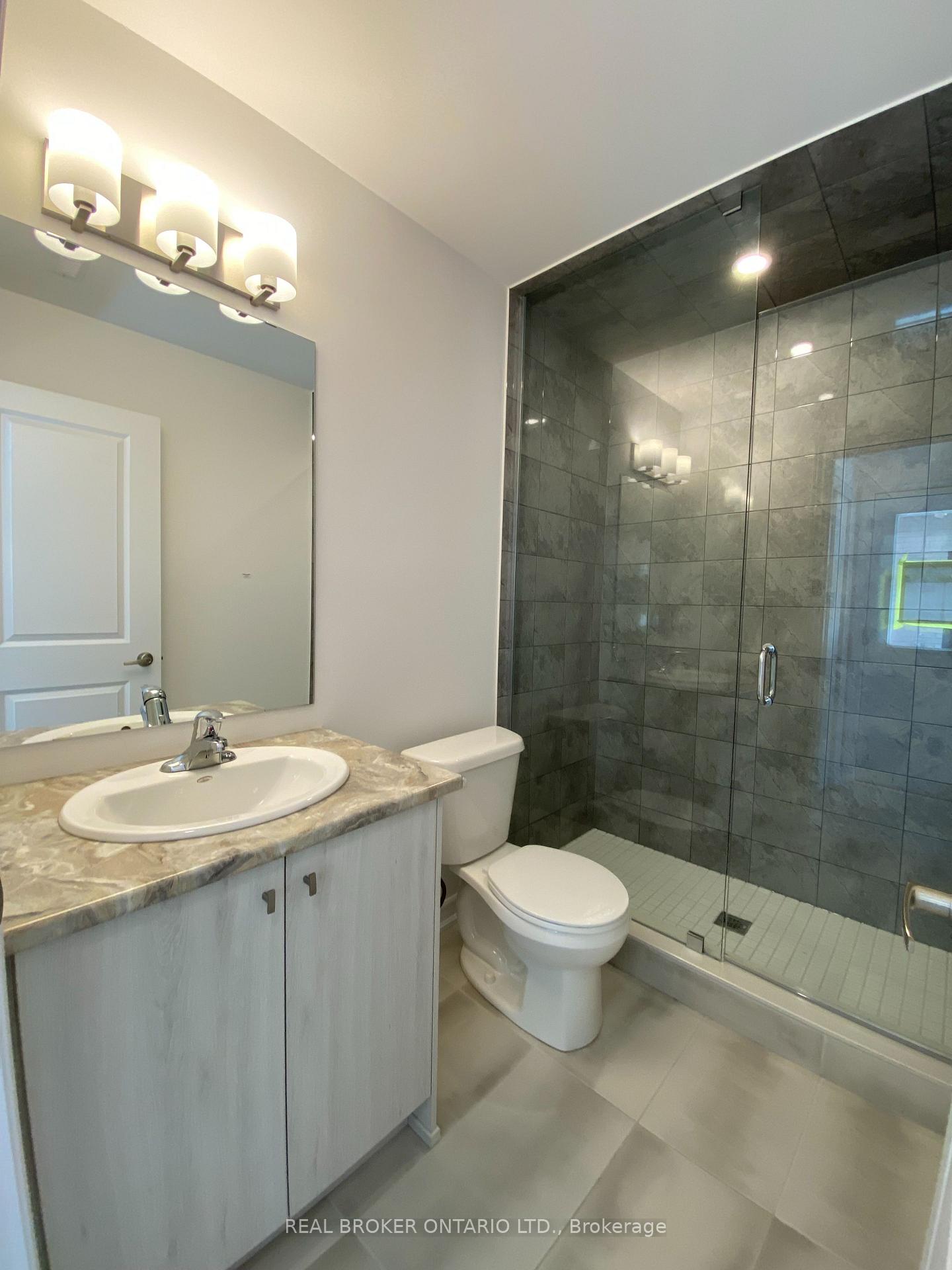 Photo 10 of 31A Pumpkin Corner Crescent, Barrie, Rural Barrie Southeast — HOMEH