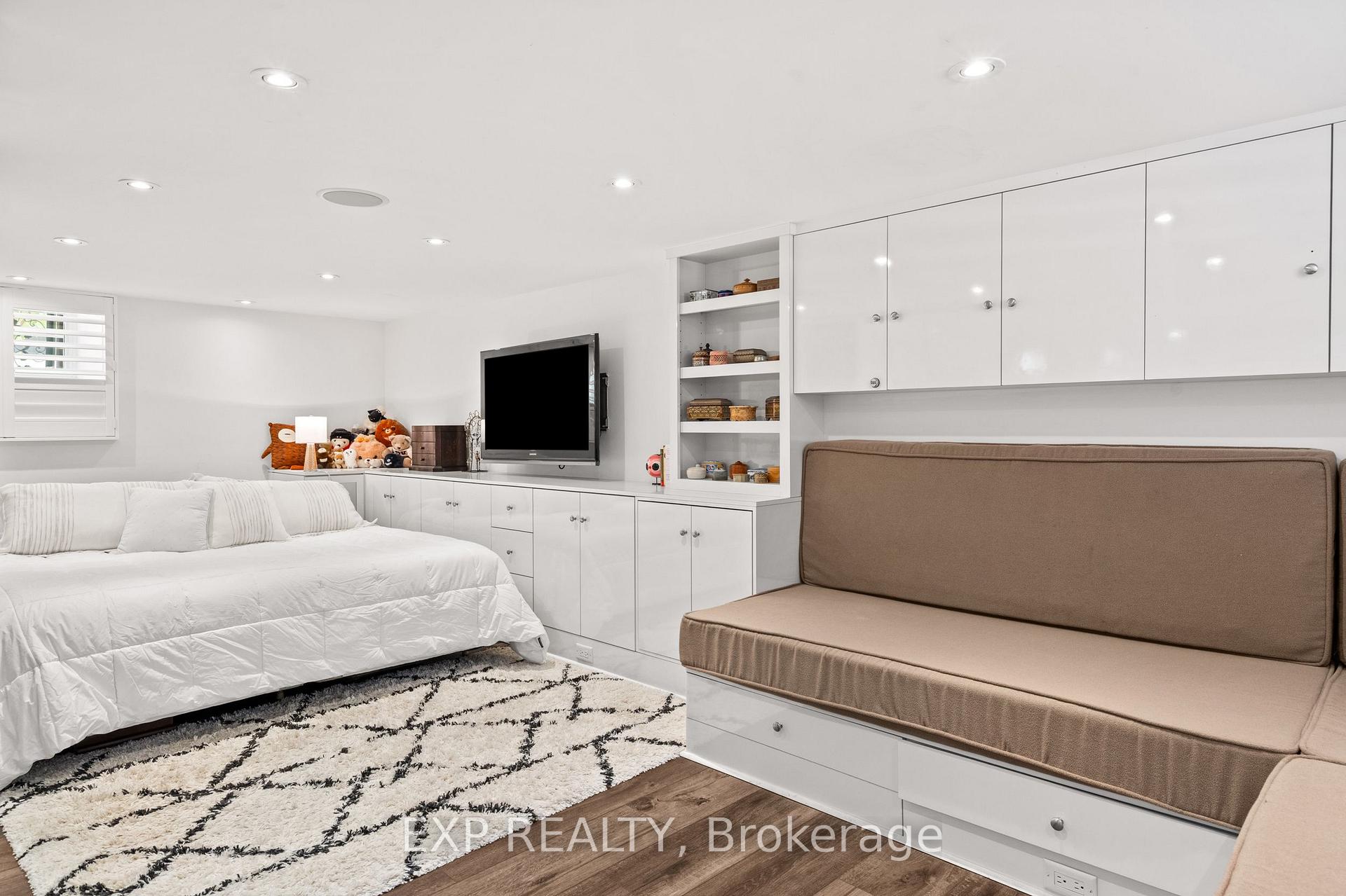 Photo 37 of 3 Norris Place, St. Catharines, Downtown — HOMEH