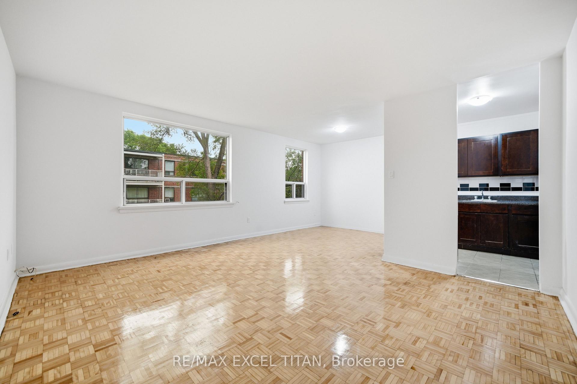 Photo 12 of Unit 305, 4 Hill Heights Road, Etobicoke, Stonegate-Queensway — HOMEH