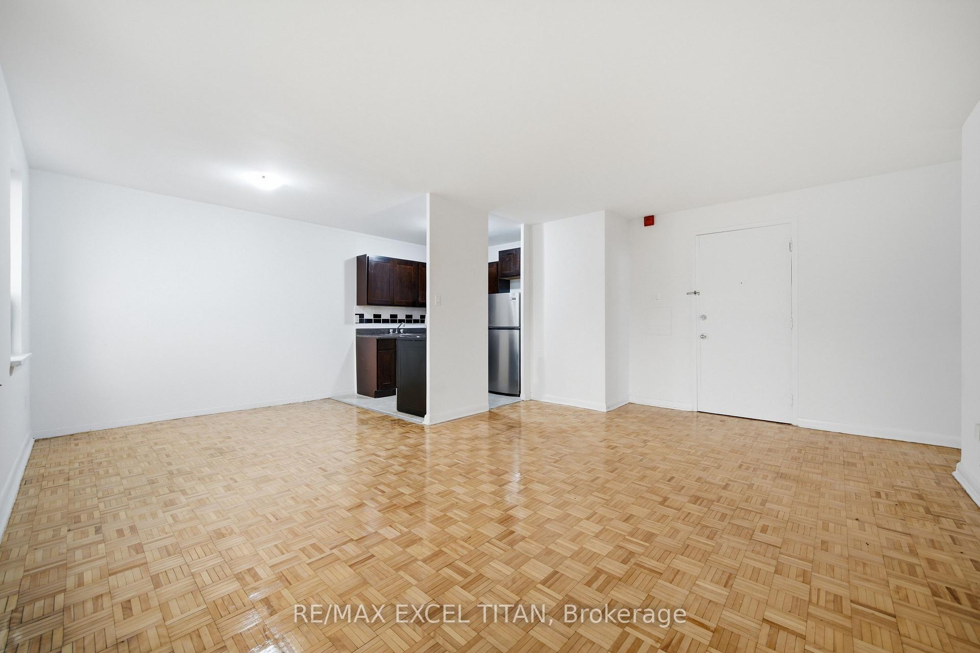 Photo 13 of Unit 305, 4 Hill Heights Road, Etobicoke, Stonegate-Queensway — HOMEH
