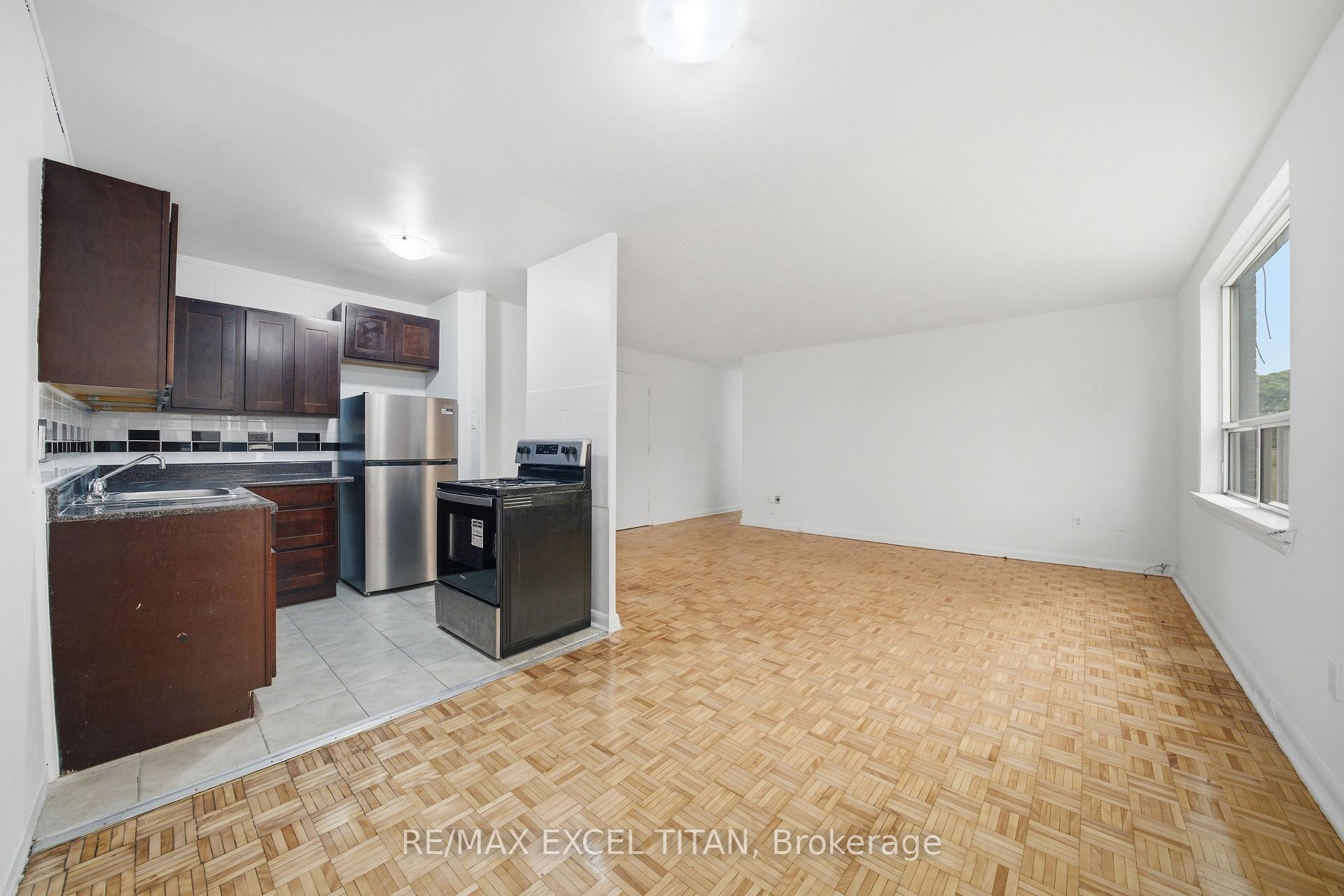 Photo 14 of Unit 305, 4 Hill Heights Road, Etobicoke, Stonegate-Queensway — HOMEH