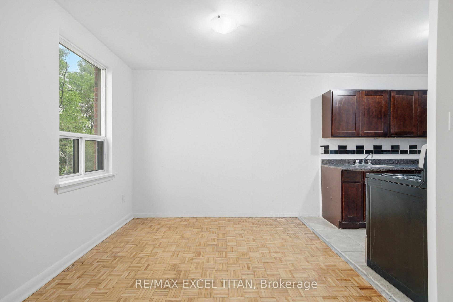 Photo 15 of Unit 305, 4 Hill Heights Road, Etobicoke, Stonegate-Queensway — HOMEH