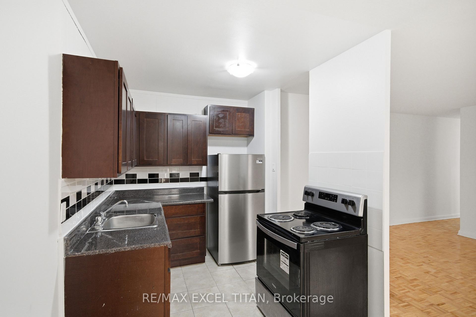 Photo 17 of Unit 305, 4 Hill Heights Road, Etobicoke, Stonegate-Queensway — HOMEH