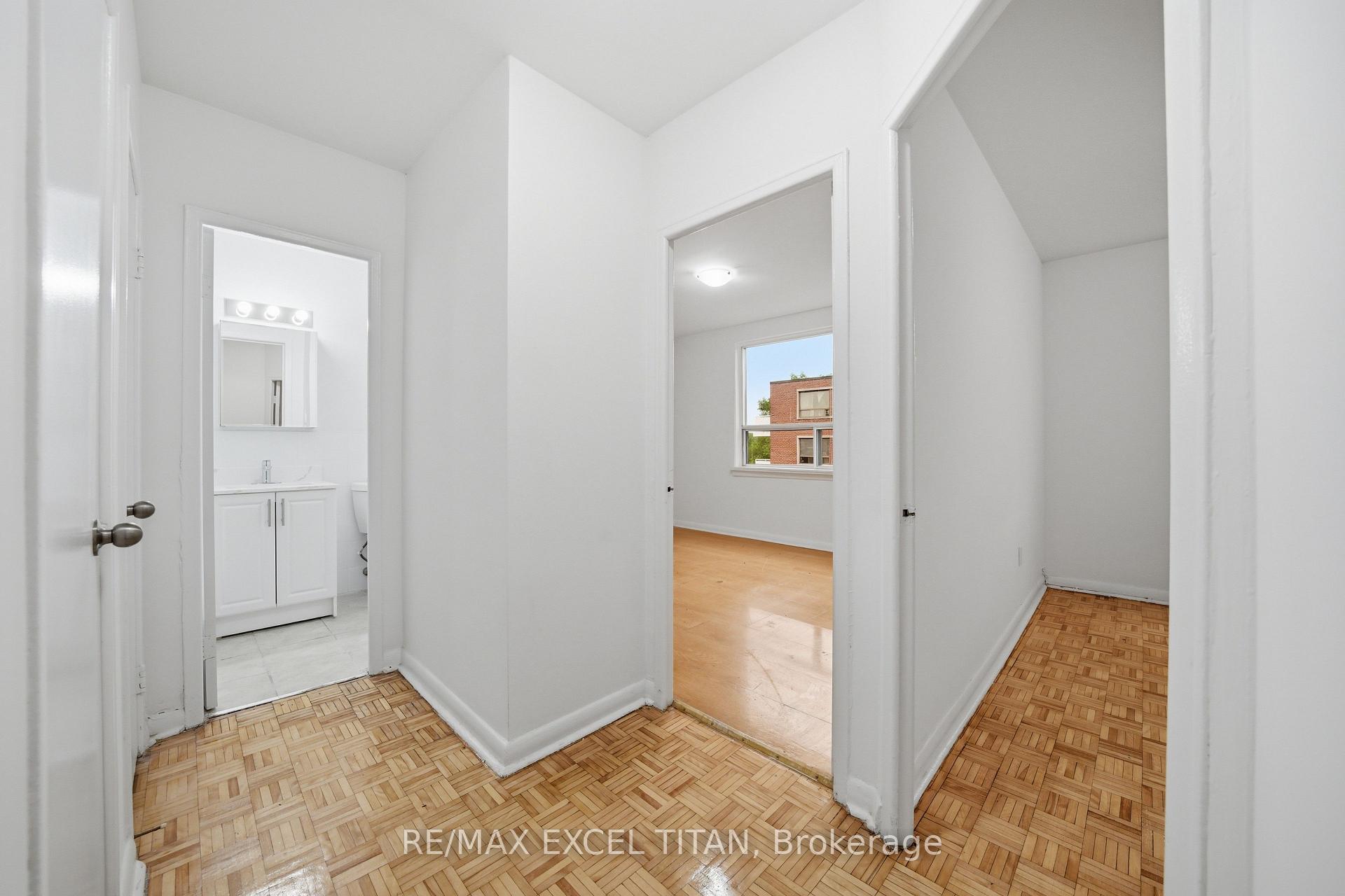 Photo 20 of Unit 305, 4 Hill Heights Road, Etobicoke, Stonegate-Queensway — HOMEH