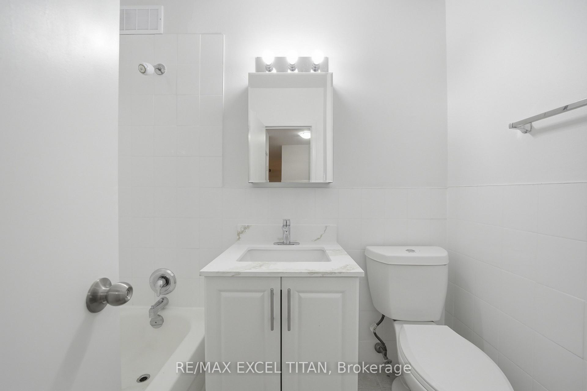 Photo 21 of Unit 305, 4 Hill Heights Road, Etobicoke, Stonegate-Queensway — HOMEH