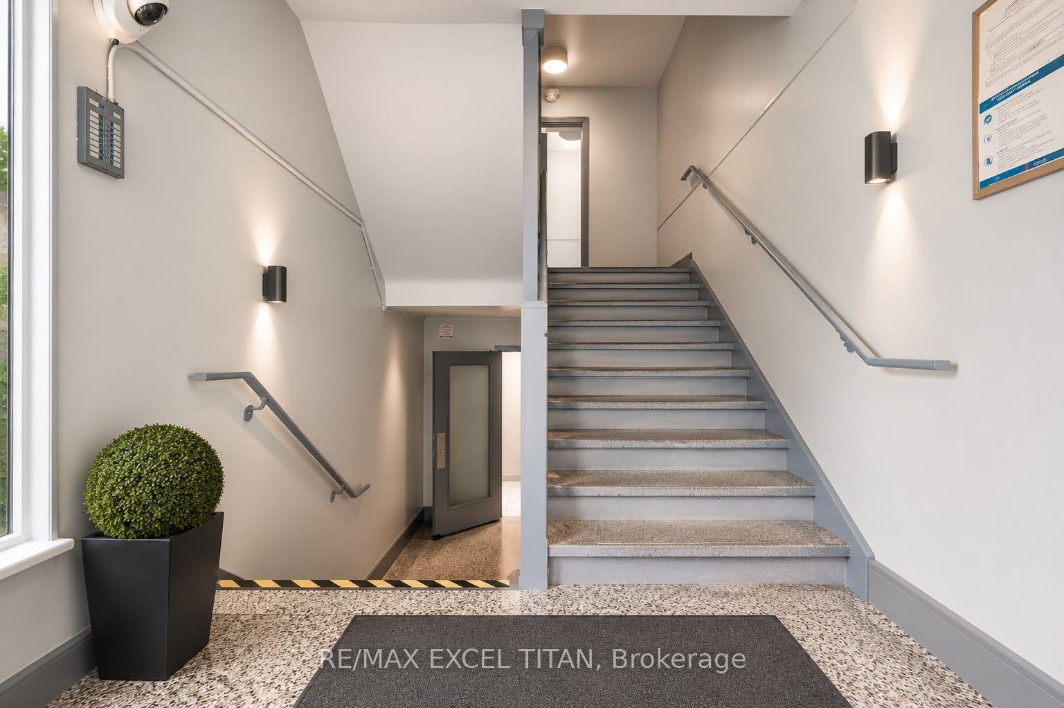 Photo 22 of Unit 305, 4 Hill Heights Road, Etobicoke, Stonegate-Queensway — HOMEH