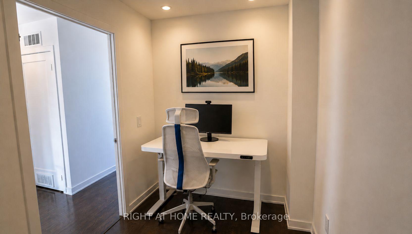 Photo 8 of Unit Ph12, 95 Oneida Crescent, Richmond Hill, Langstaff — HOMEH