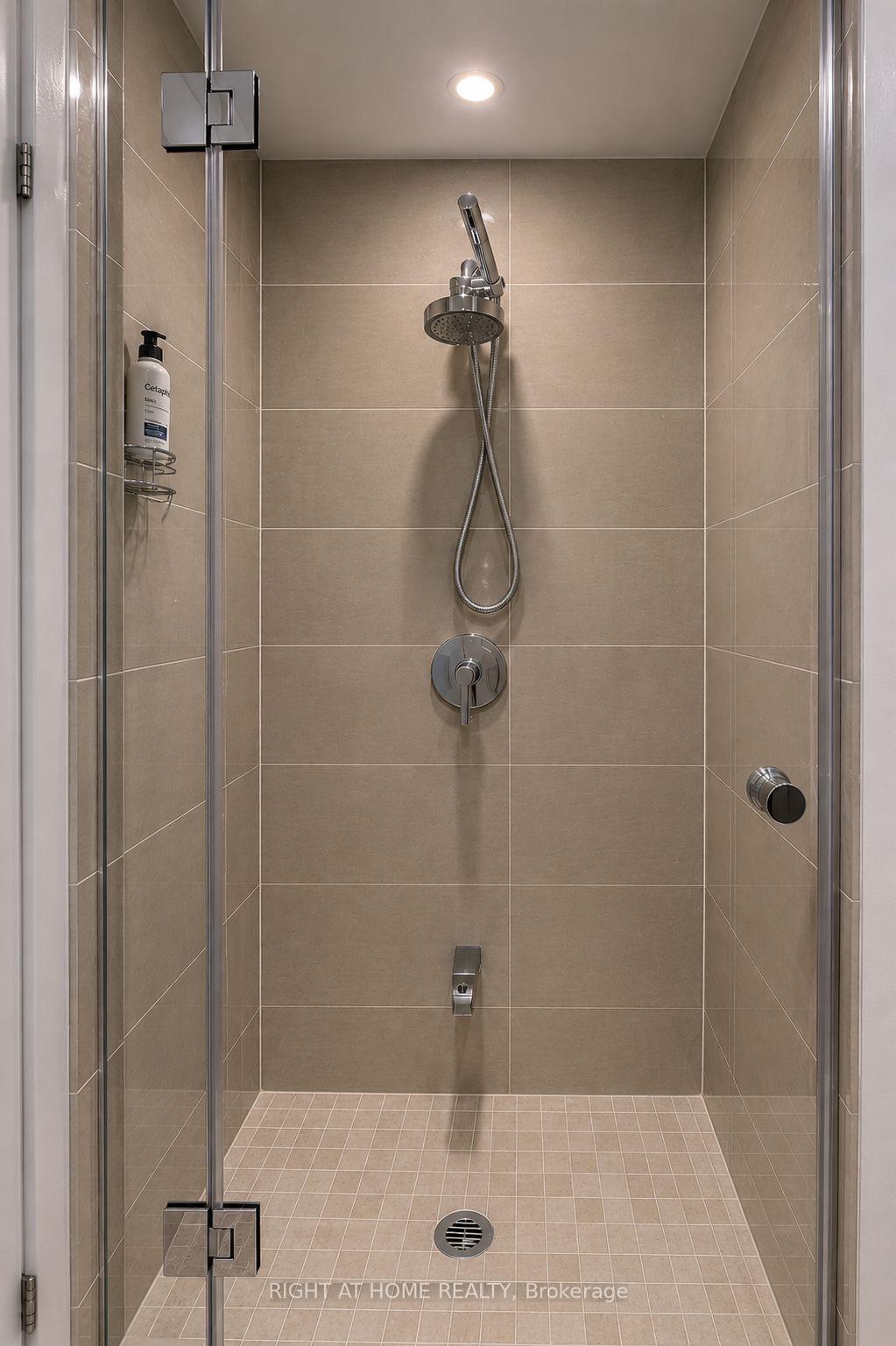 Photo 9 of Unit Ph12, 95 Oneida Crescent, Richmond Hill, Langstaff — HOMEH