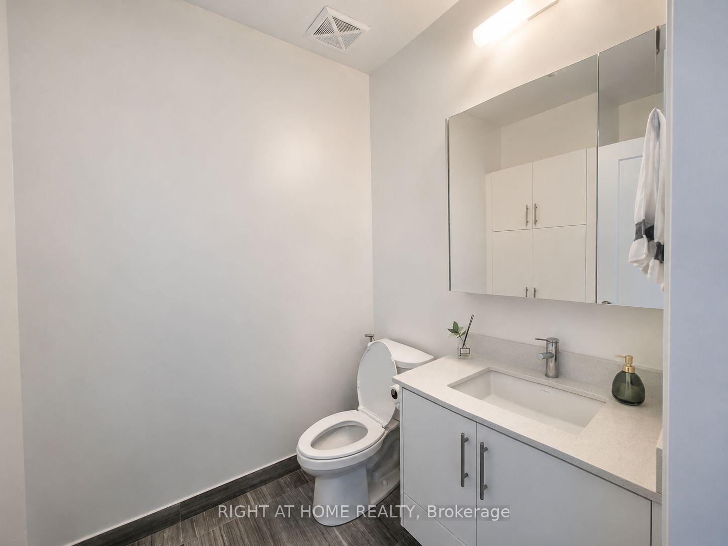 Photo 10 of Unit Ph12, 95 Oneida Crescent, Richmond Hill, Langstaff — HOMEH