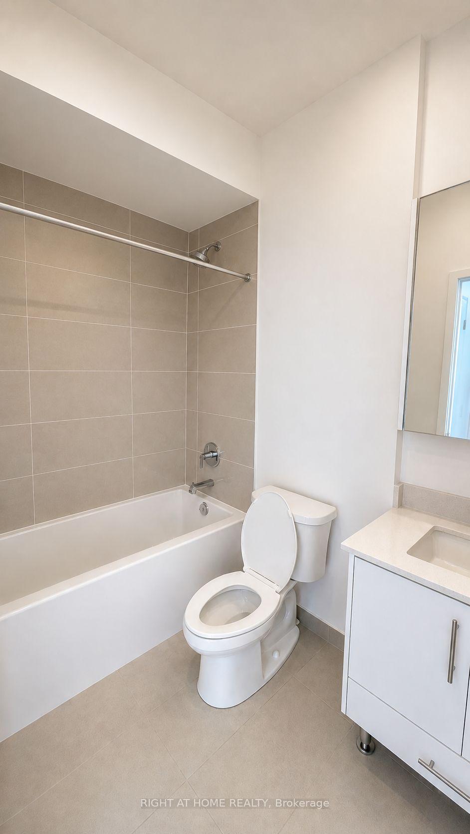Photo 11 of Unit Ph12, 95 Oneida Crescent, Richmond Hill, Langstaff — HOMEH