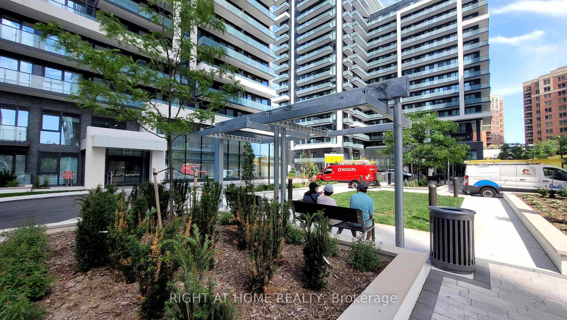 Photo 23 of Unit Ph12, 95 Oneida Crescent, Richmond Hill, Langstaff — HOMEH