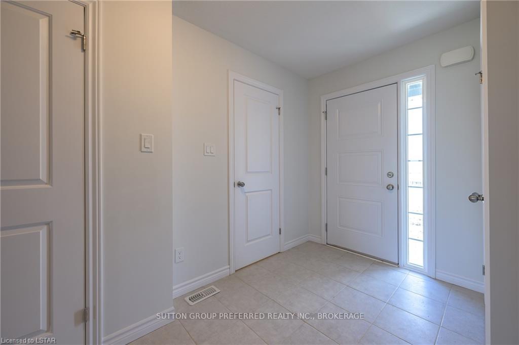Photo 2 of 341 Kennington Way, London, South W — HOMEH