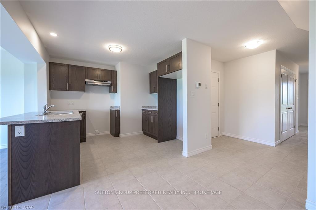 Photo 7 of 341 Kennington Way, London, South W — HOMEH
