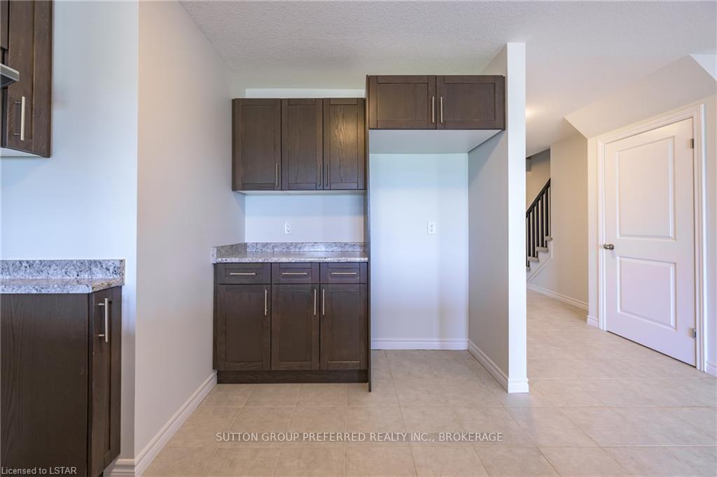 Photo 14 of 341 Kennington Way, London, South W — HOMEH