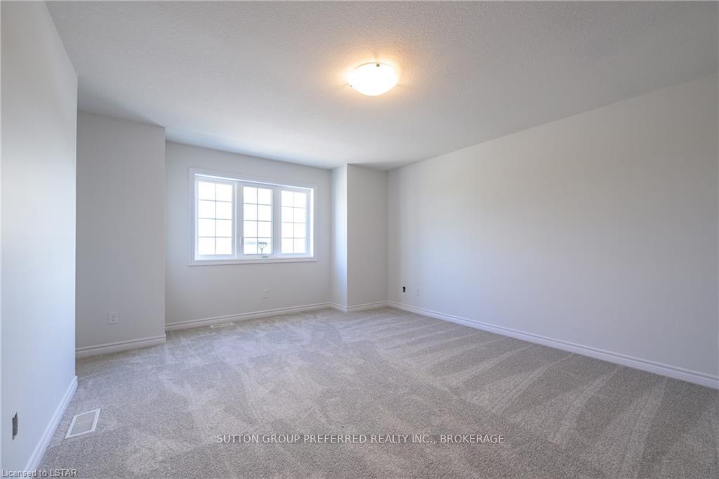 Photo 15 of 341 Kennington Way, London, South W — HOMEH