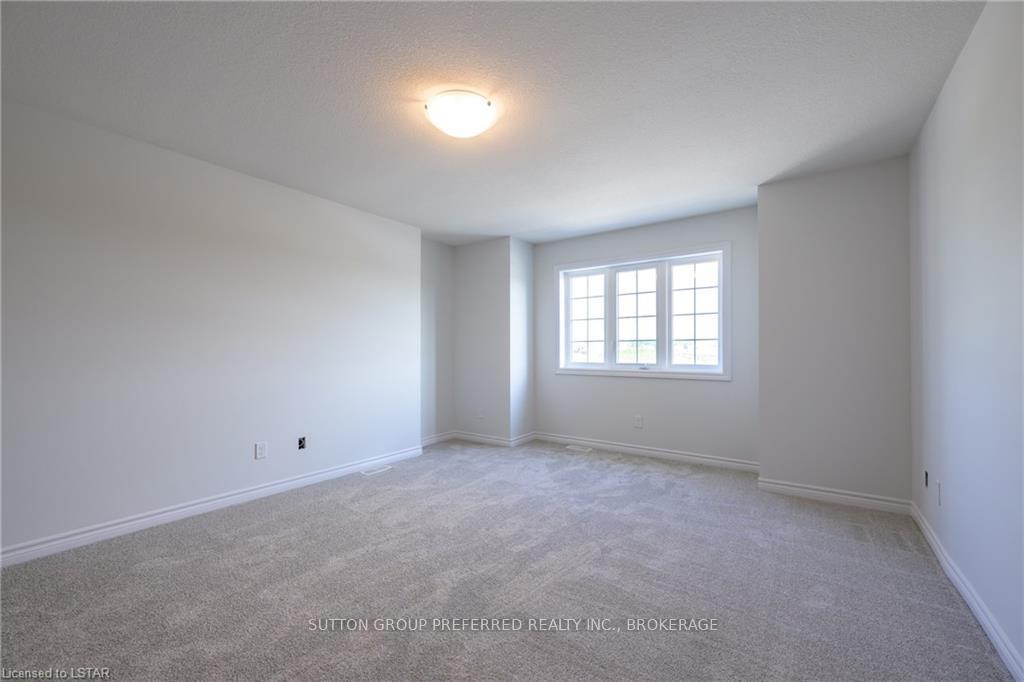 Photo 17 of 341 Kennington Way, London, South W — HOMEH