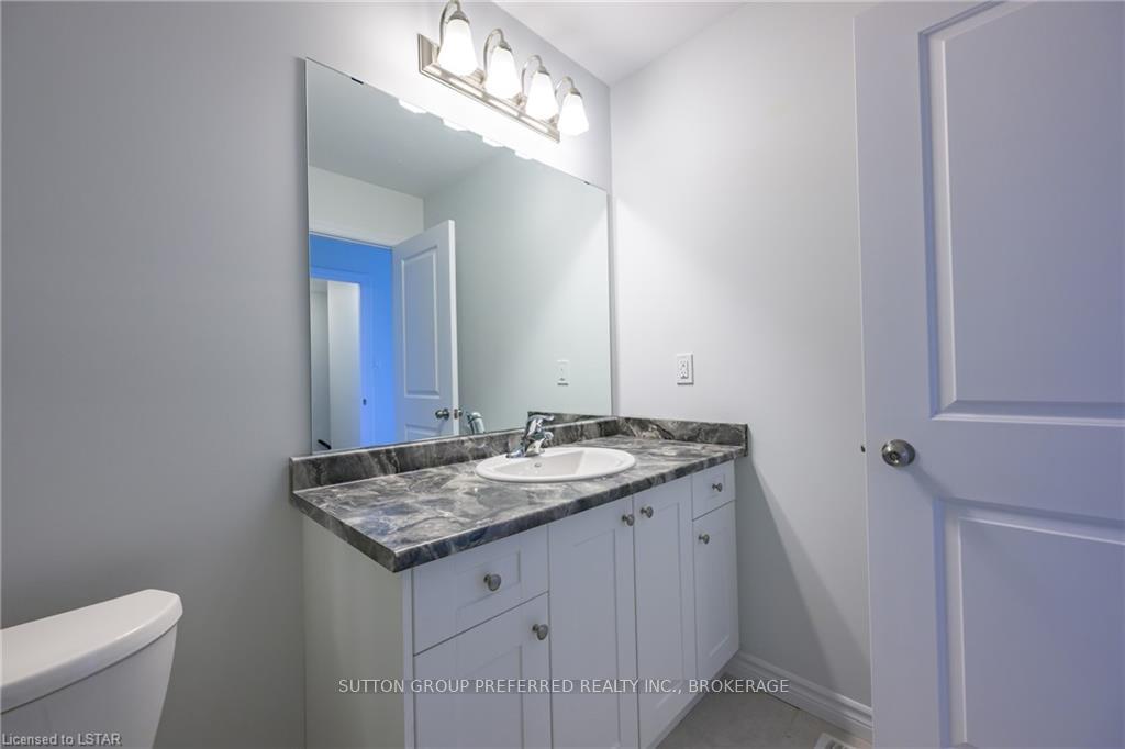 Photo 19 of 341 Kennington Way, London, South W — HOMEH