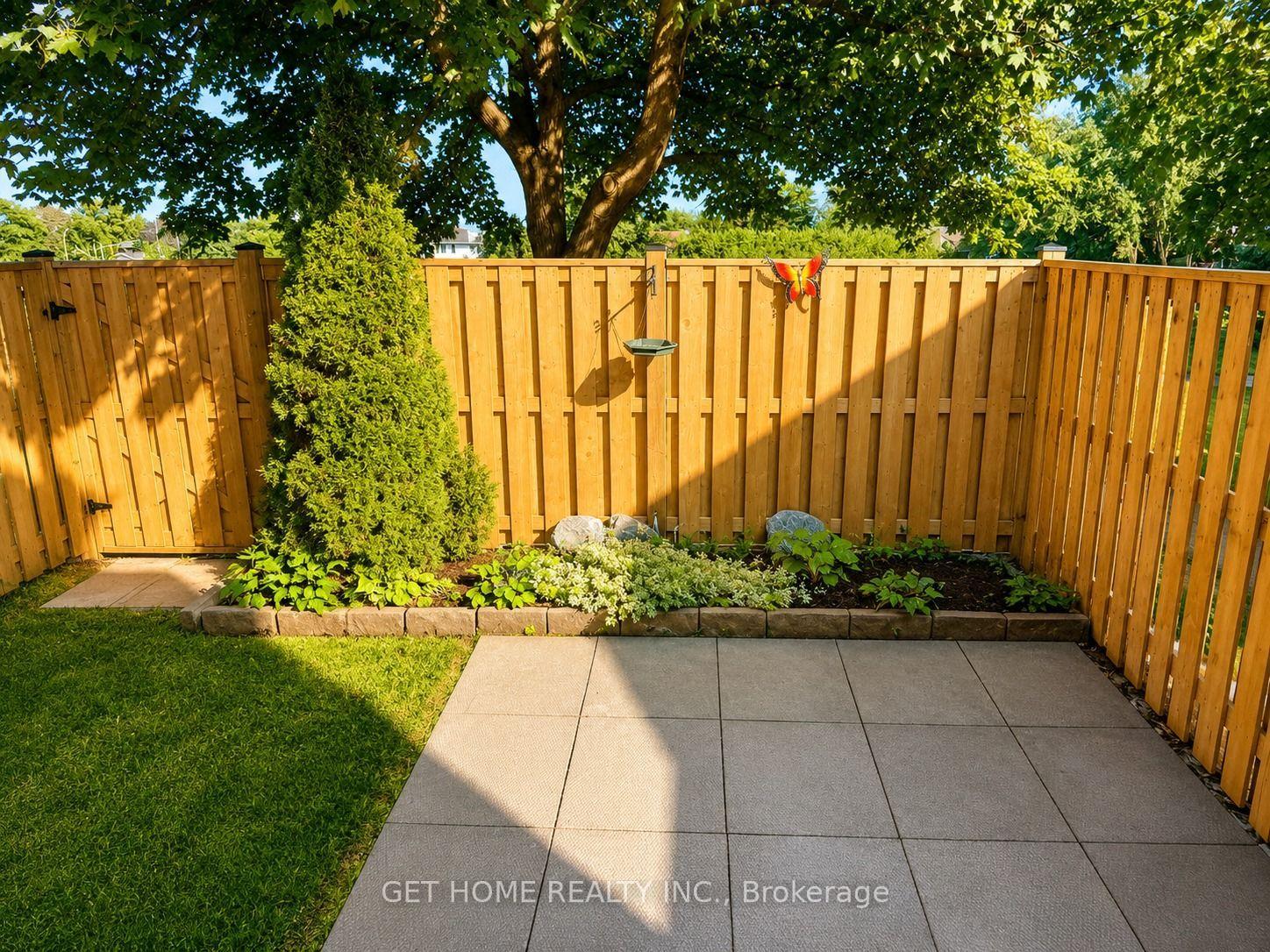 Photo 4 of Unit #23, 2185 Fairchild Boulevard, Burlington, Tyandaga — HOMEH