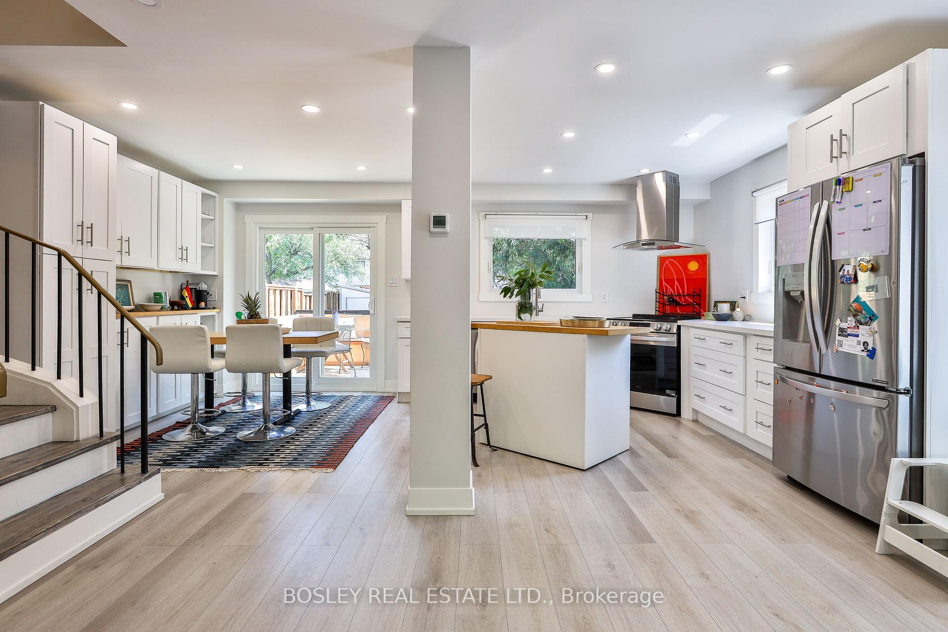 Photo 7 of 21 Courtleigh Square, Brampton, Heart Lake East — HOMEH