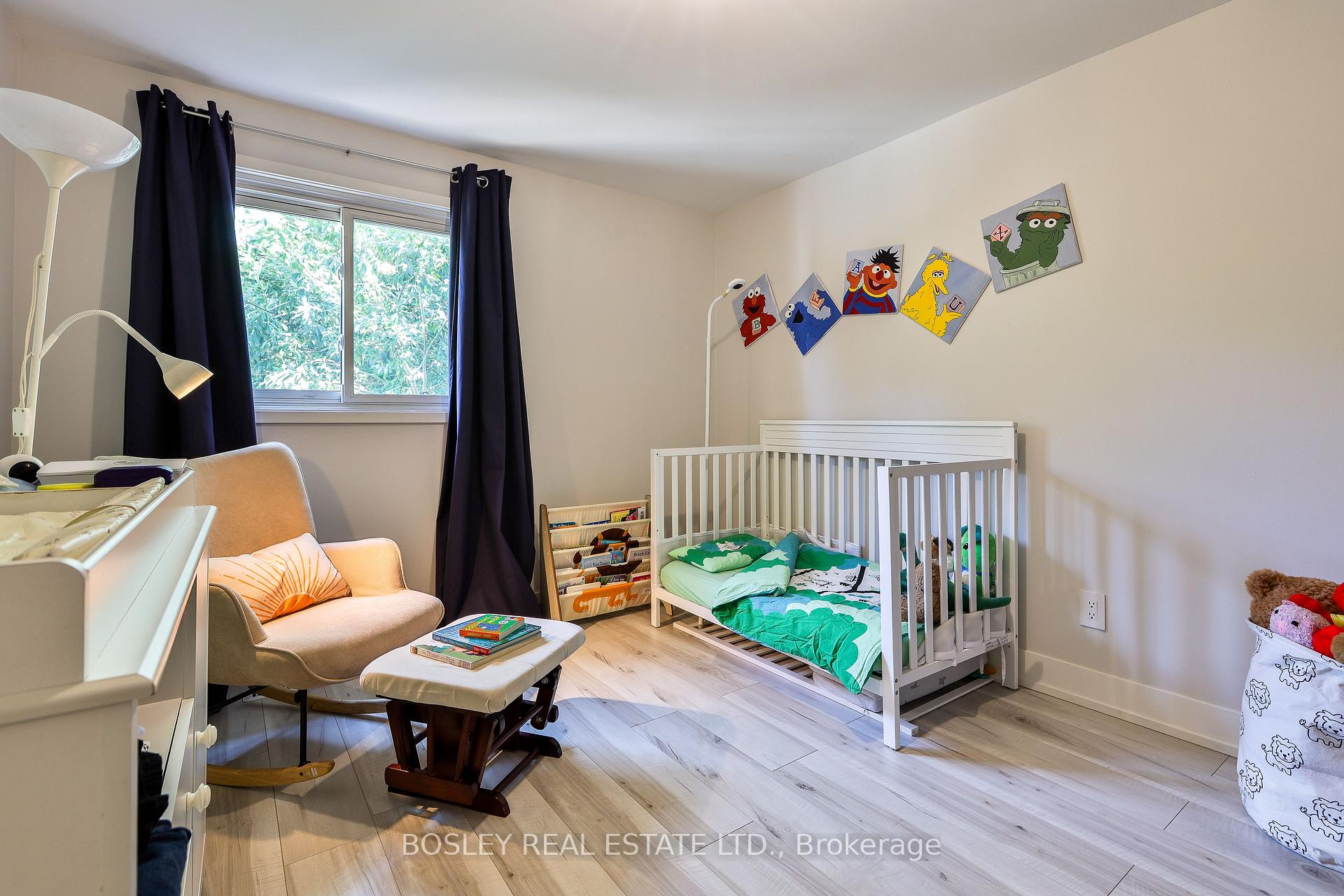 Photo 19 of 21 Courtleigh Square, Brampton, Heart Lake East — HOMEH
