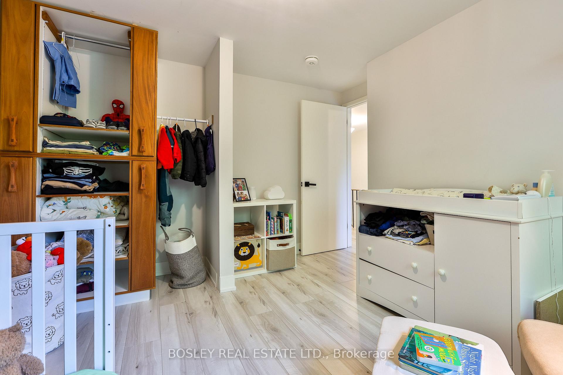 Photo 20 of 21 Courtleigh Square, Brampton, Heart Lake East — HOMEH