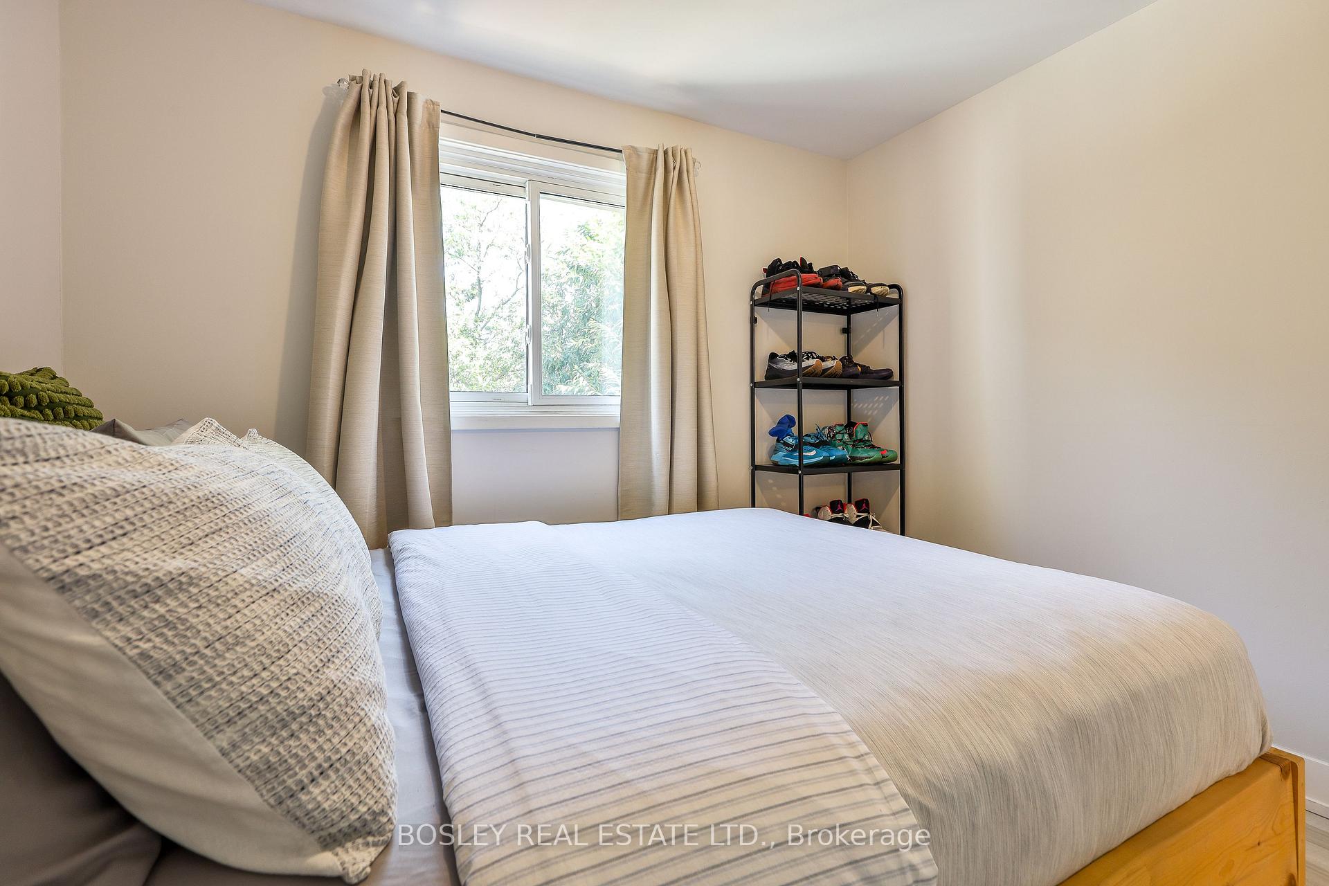 Photo 22 of 21 Courtleigh Square, Brampton, Heart Lake East — HOMEH