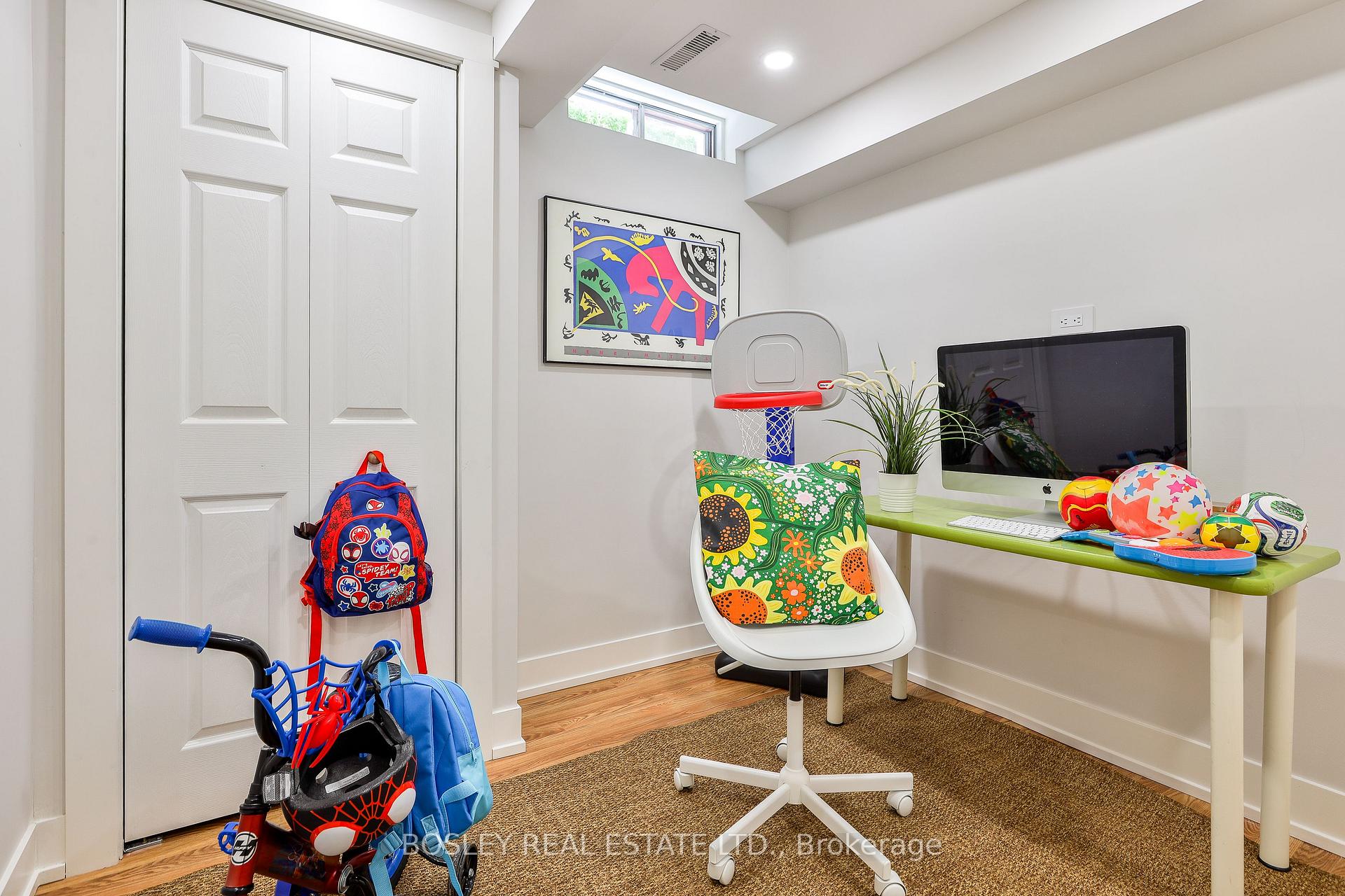 Photo 29 of 21 Courtleigh Square, Brampton, Heart Lake East — HOMEH