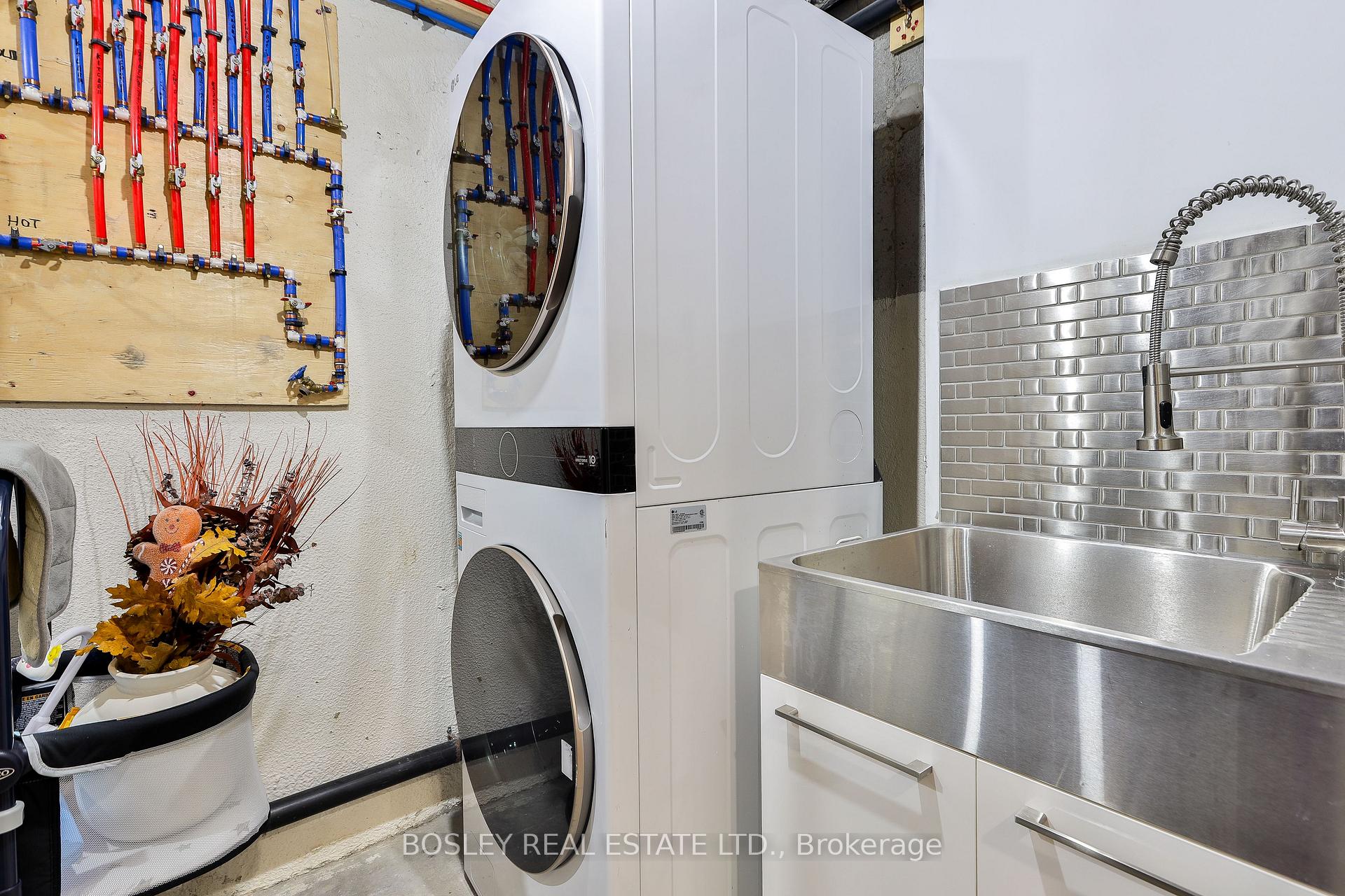 Photo 31 of 21 Courtleigh Square, Brampton, Heart Lake East — HOMEH