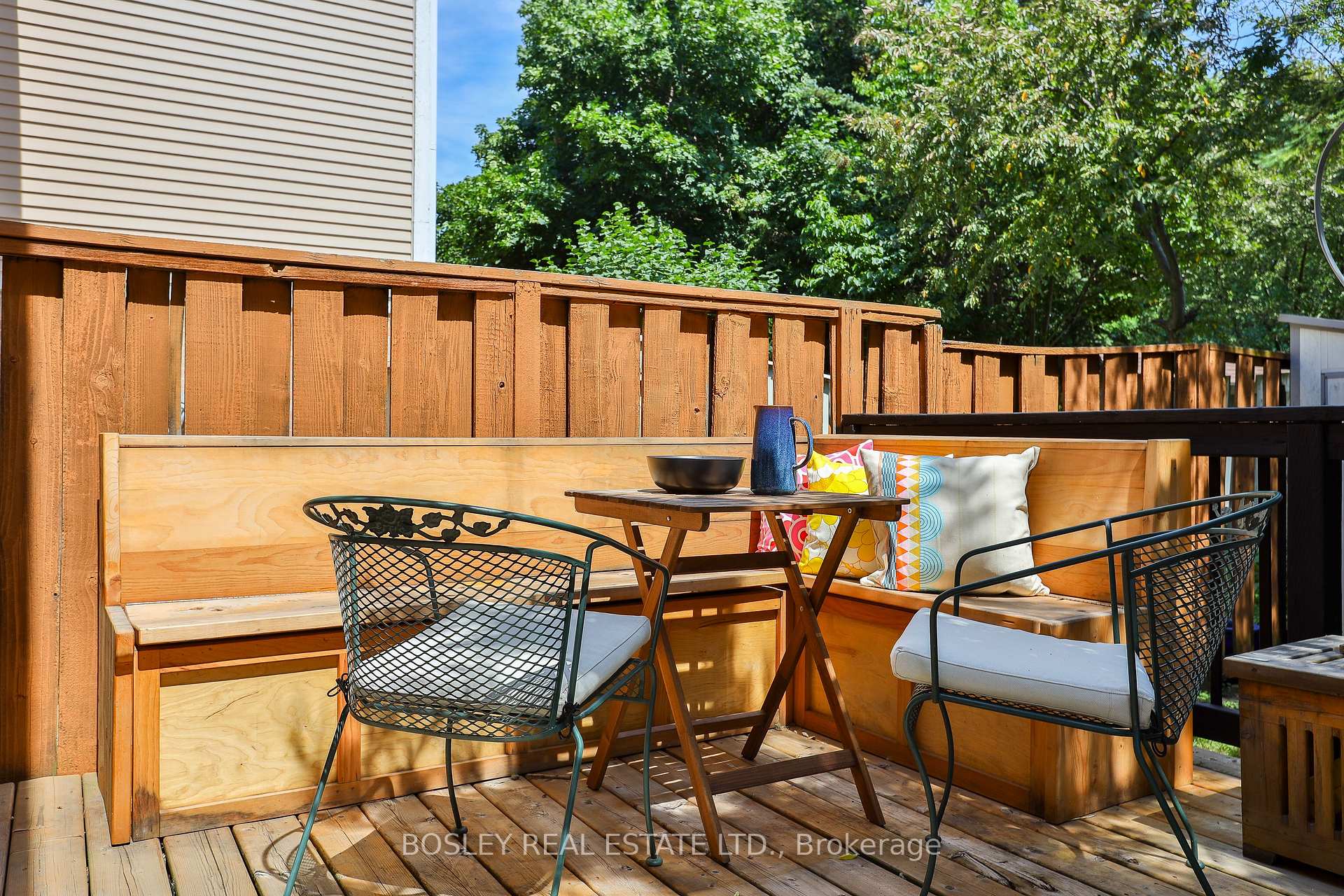 Photo 33 of 21 Courtleigh Square, Brampton, Heart Lake East — HOMEH