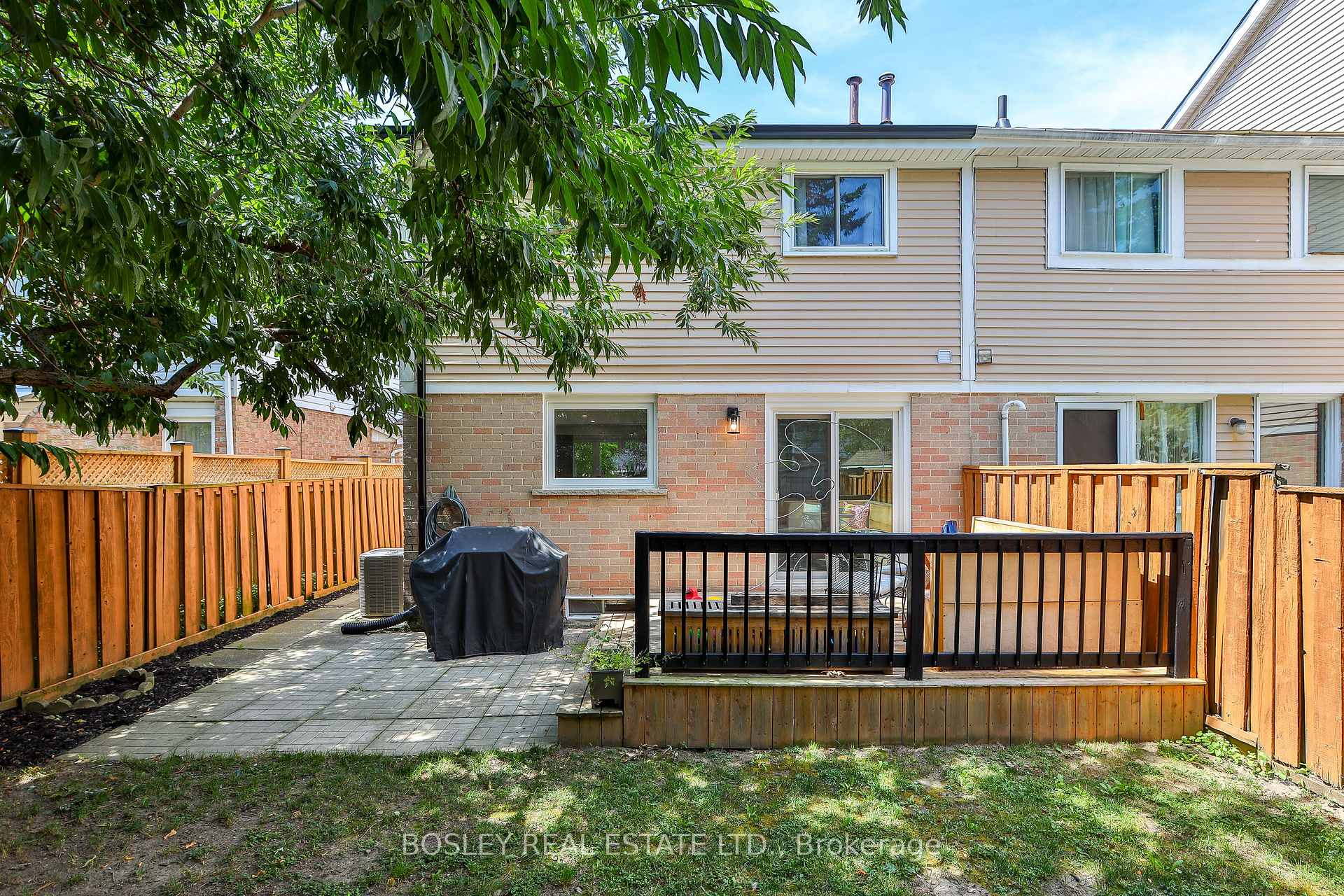 Photo 35 of 21 Courtleigh Square, Brampton, Heart Lake East — HOMEH