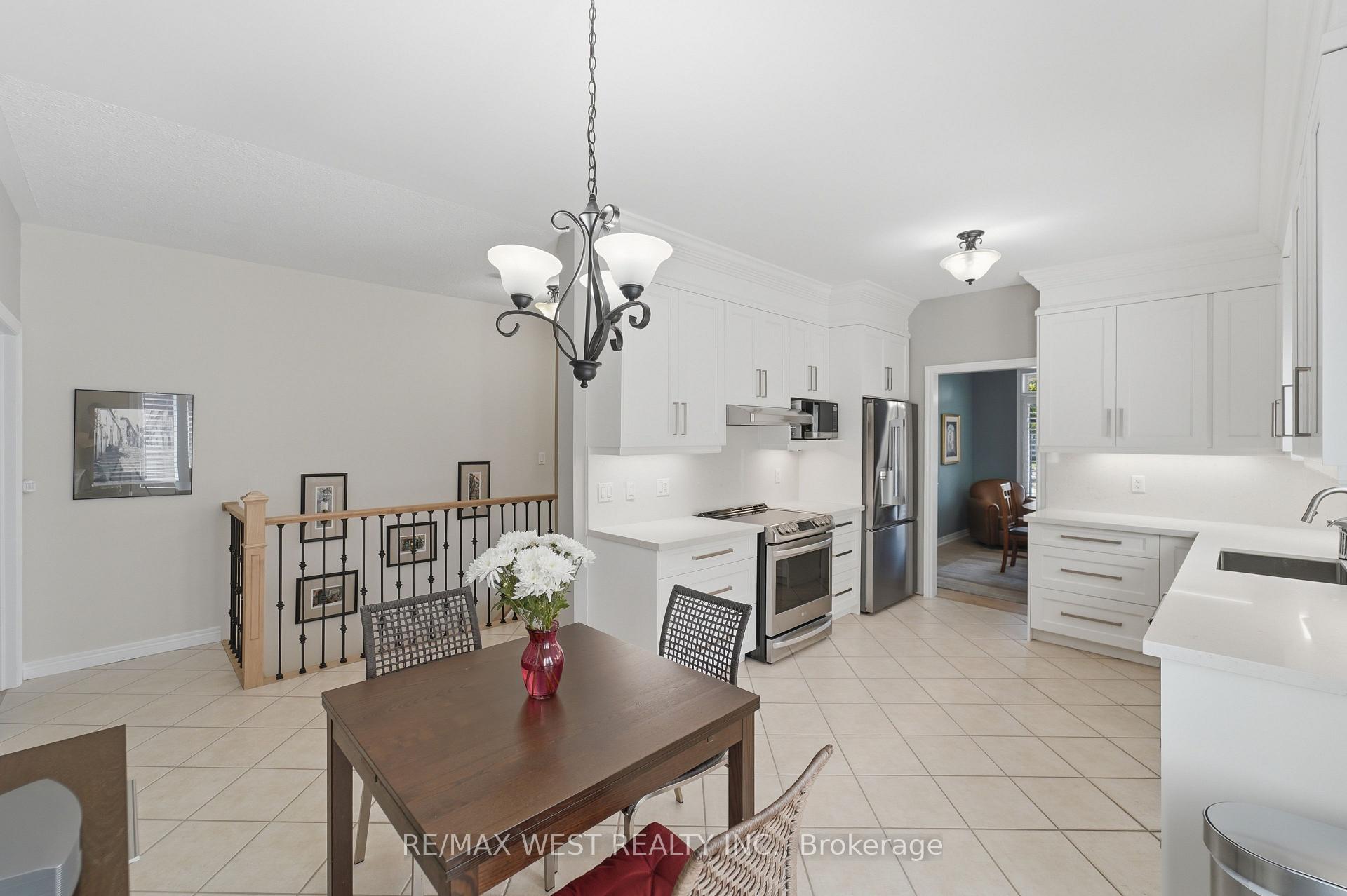 Photo 3 of 184 Tanners Drive, Halton Hills, Acton — HOMEH
