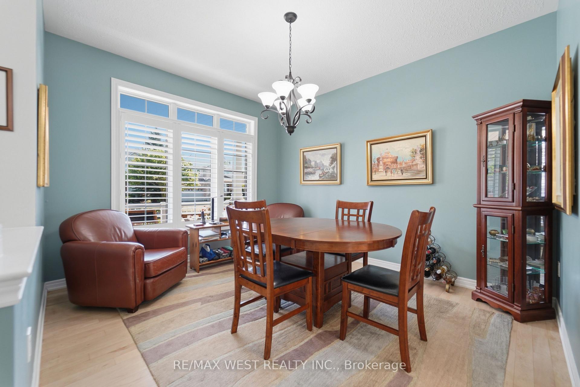 Photo 5 of 184 Tanners Drive, Halton Hills, Acton — HOMEH