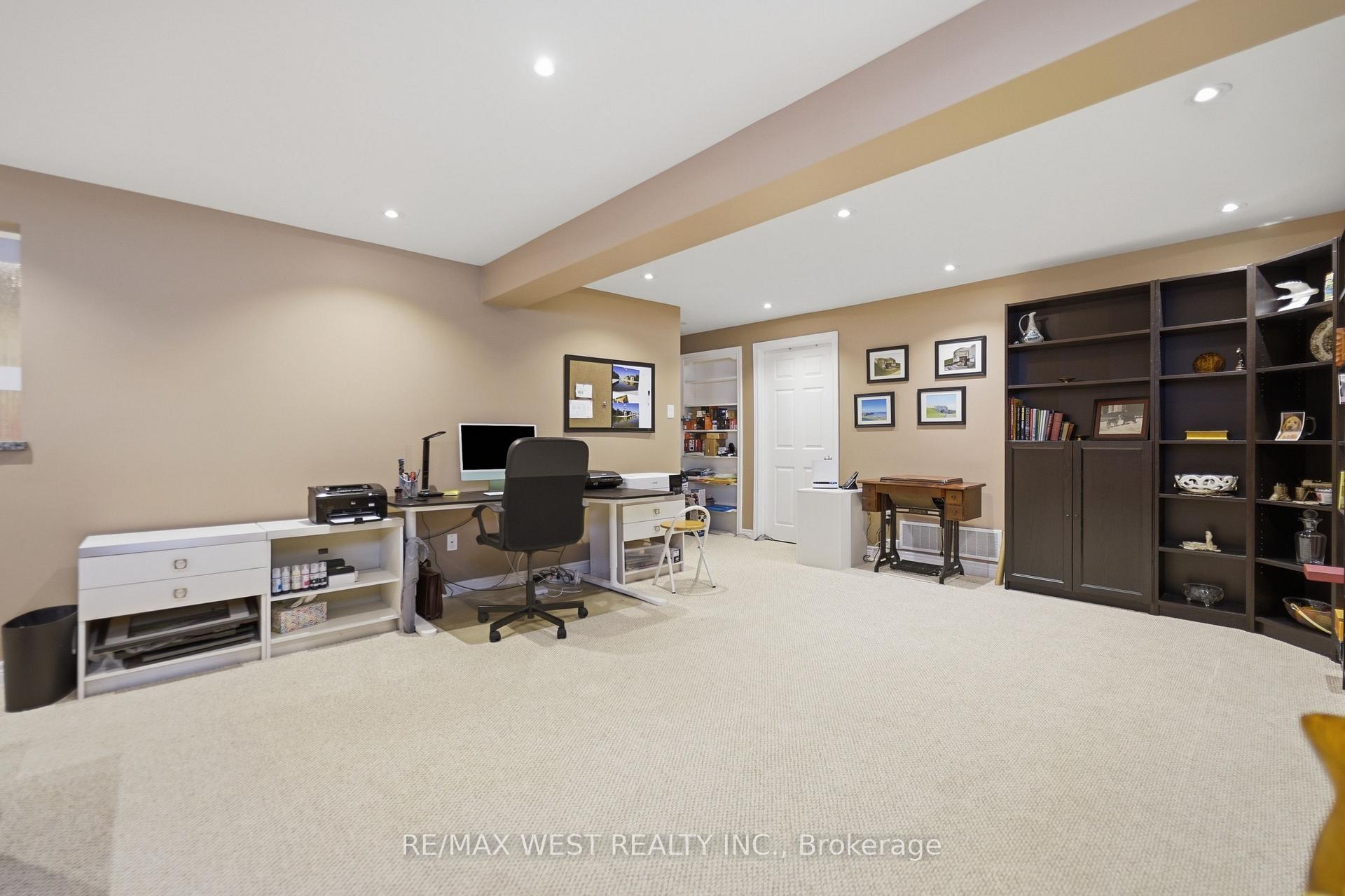 Photo 9 of 184 Tanners Drive, Halton Hills, Acton — HOMEH