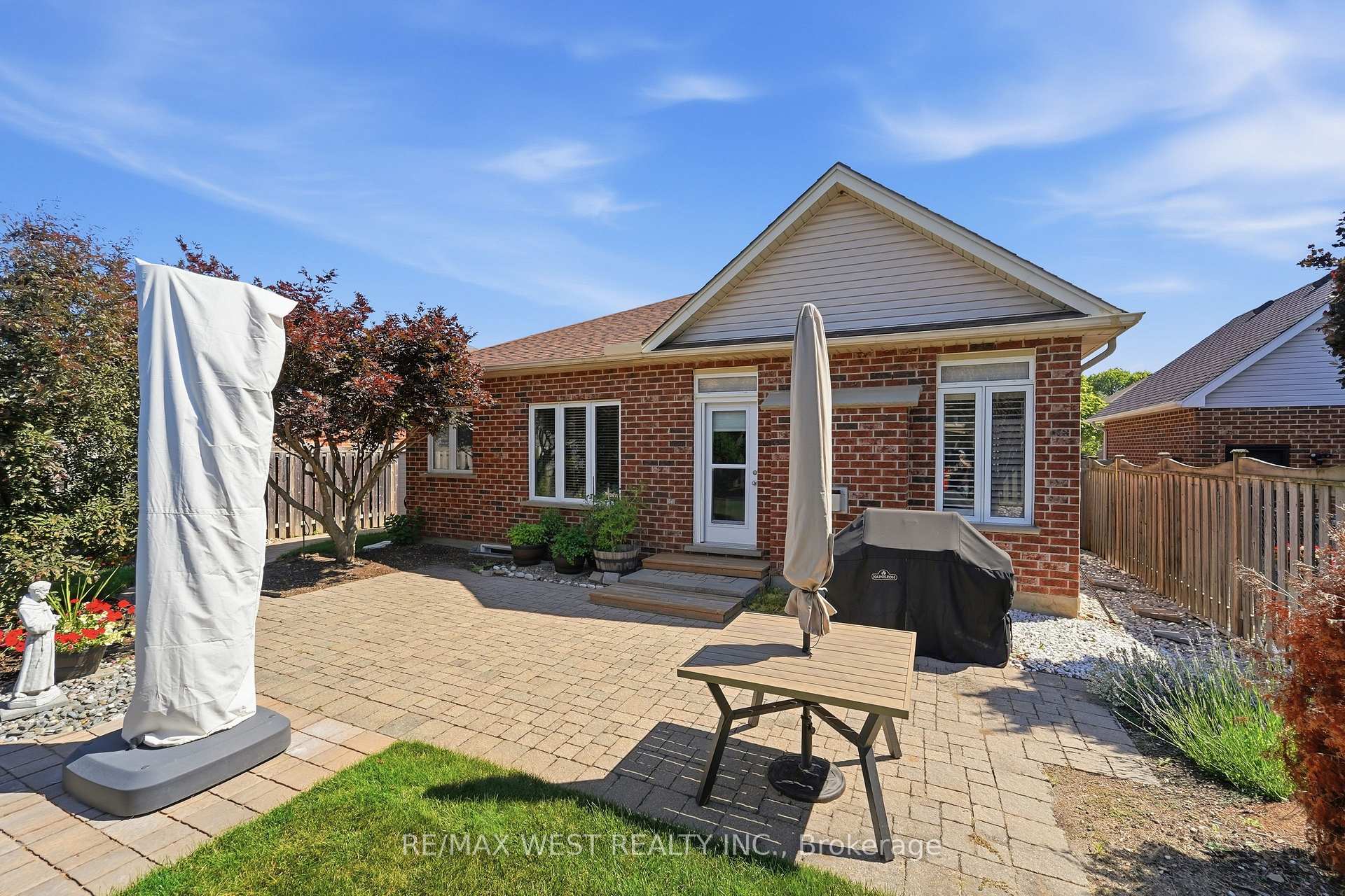 Photo 12 of 184 Tanners Drive, Halton Hills, Acton — HOMEH