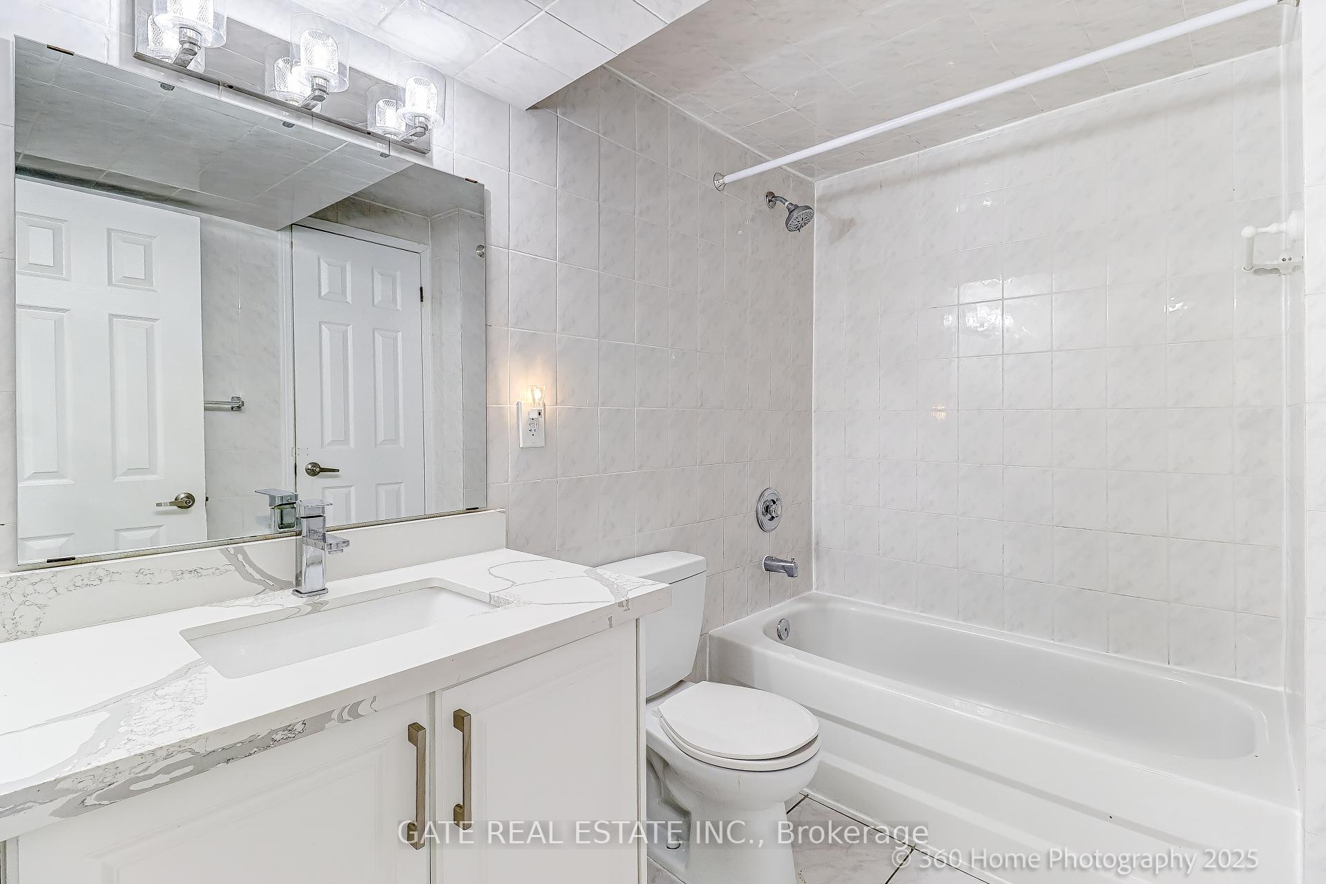 Photo 4 of 11 Jordana Drive, Markham, Middlefield — HOMEH