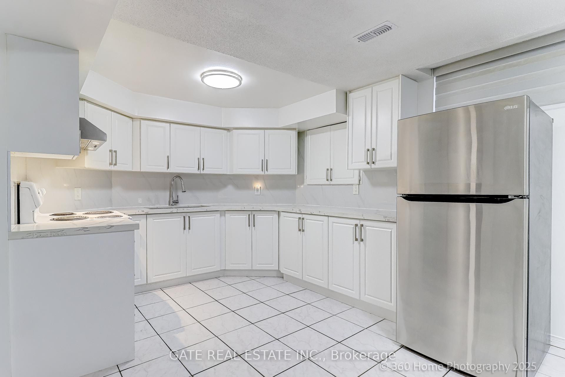 Photo 5 of 11 Jordana Drive, Markham, Middlefield — HOMEH