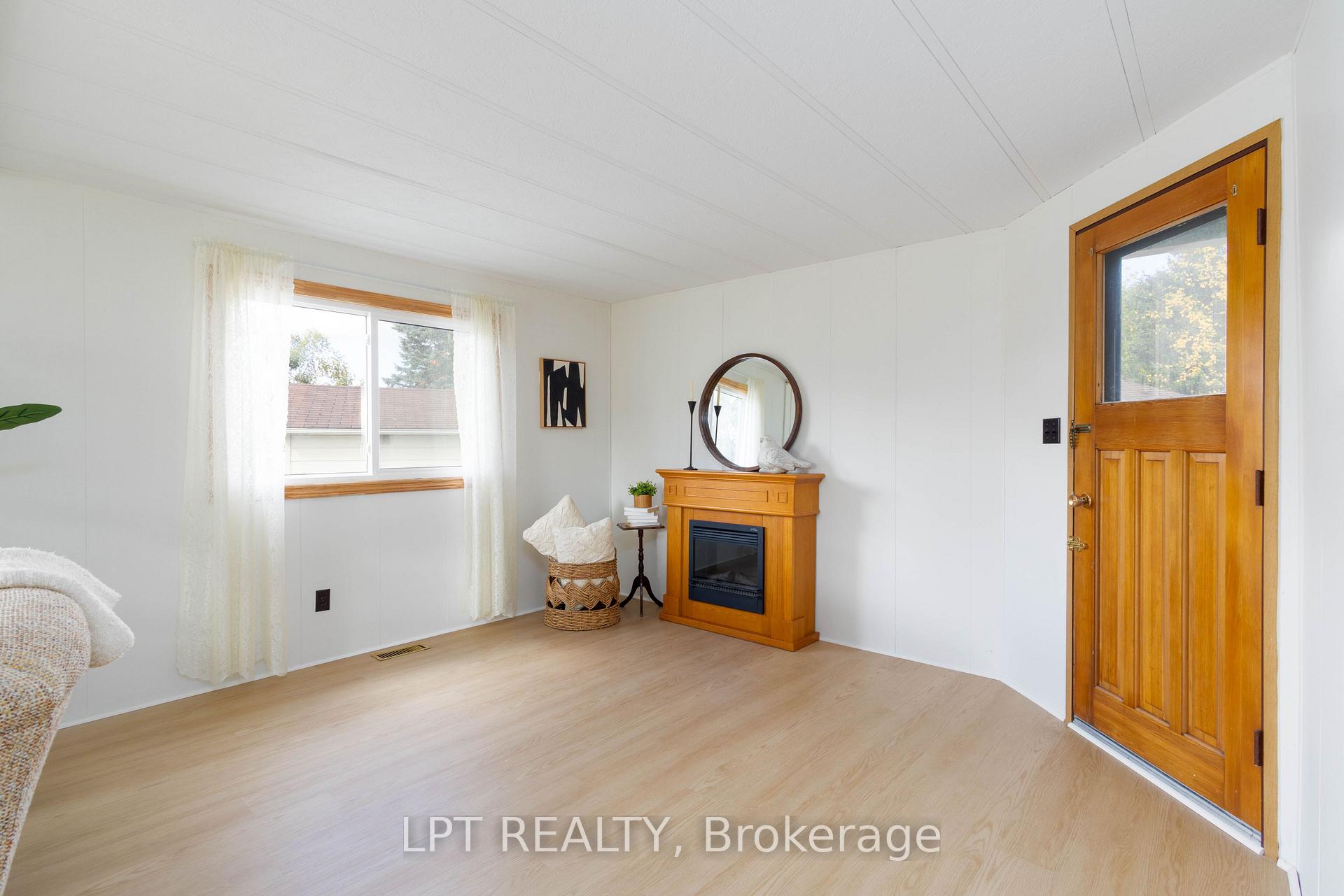 Photo 8 of 11 Geneva Court, Georgina, Sutton & Jackson's Point — HOMEH