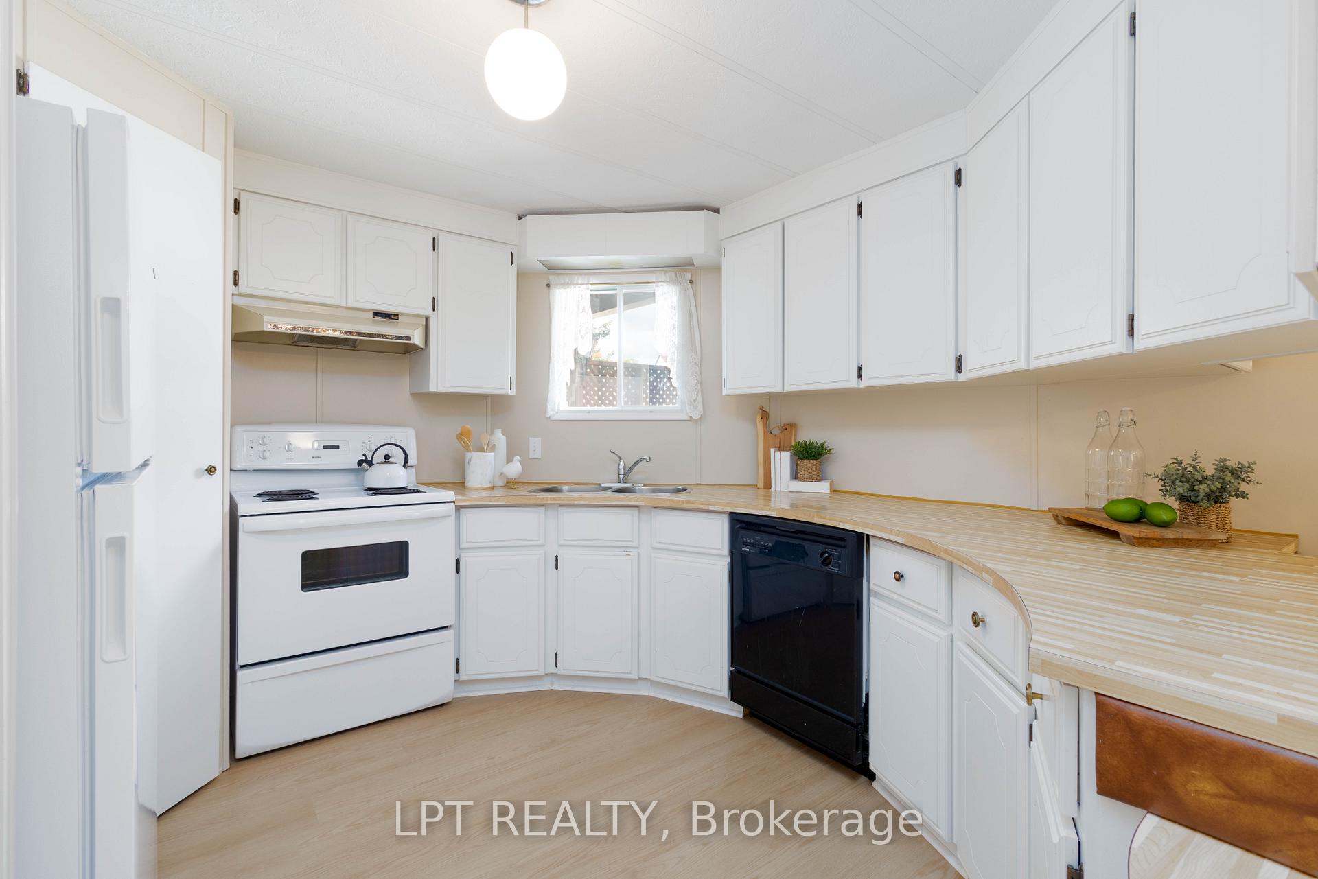 Photo 10 of 11 Geneva Court, Georgina, Sutton & Jackson's Point — HOMEH