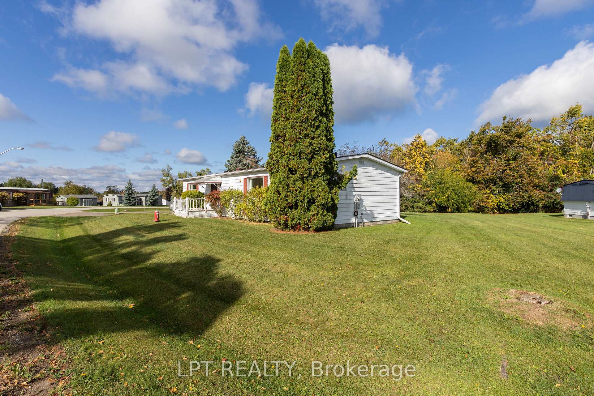 Photo 4 of 11 Geneva Court, Georgina, Sutton & Jackson's Point — HOMEH