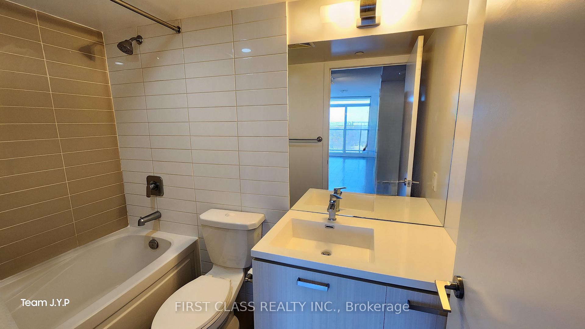 Photo 4 of Unit 1413, 125 Redpath Avenue, Toronto, Mount Pleasant West — HOMEH