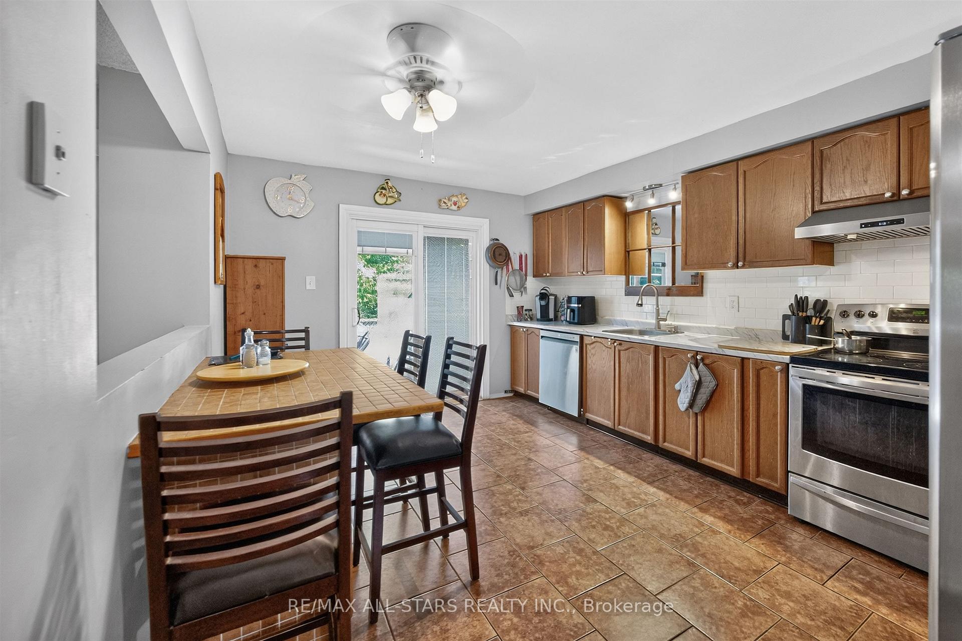 Photo 9 of 68 Patterson Crescent, Ajax, Central — HOMEH