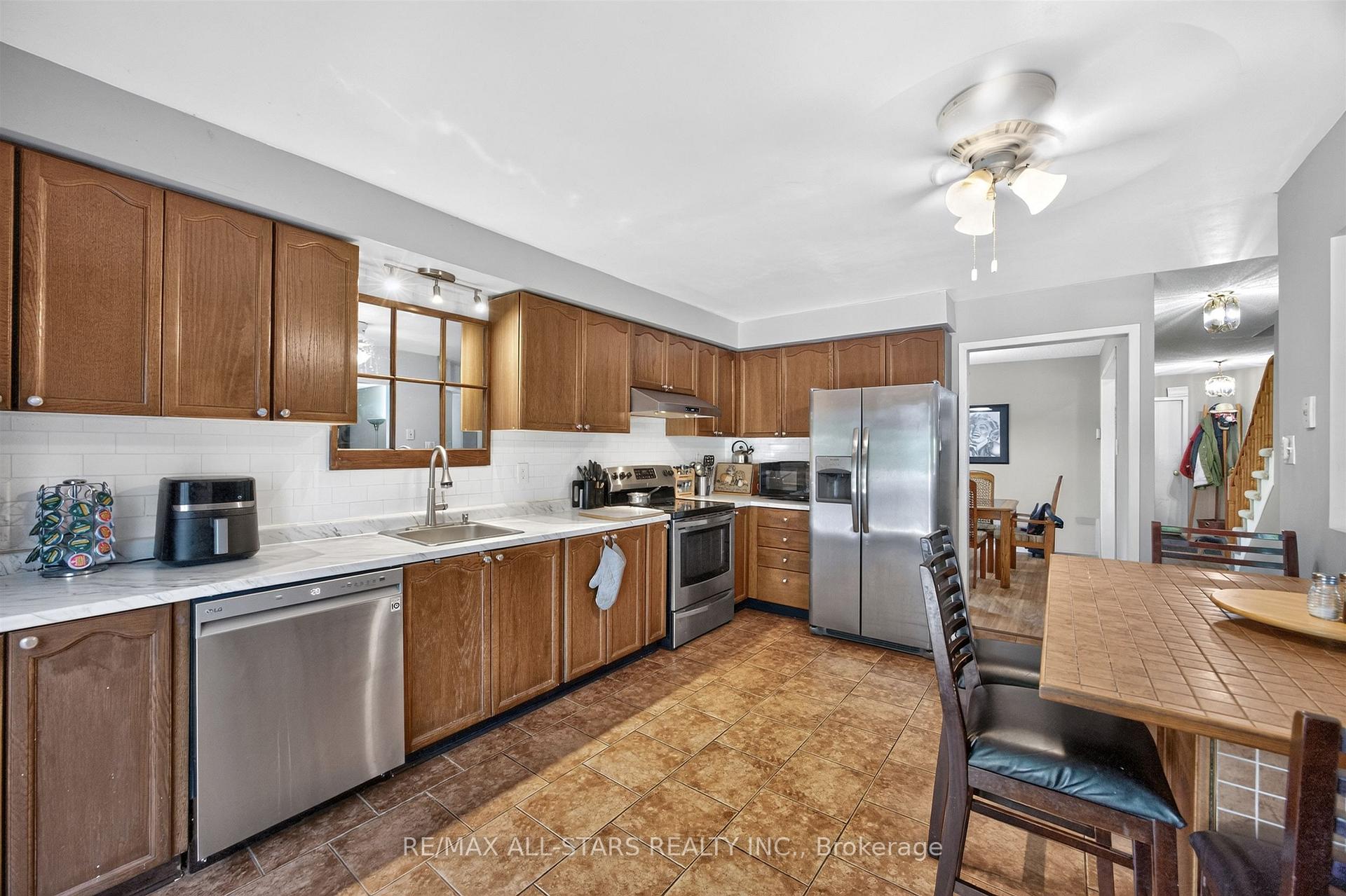Photo 11 of 68 Patterson Crescent, Ajax, Central — HOMEH