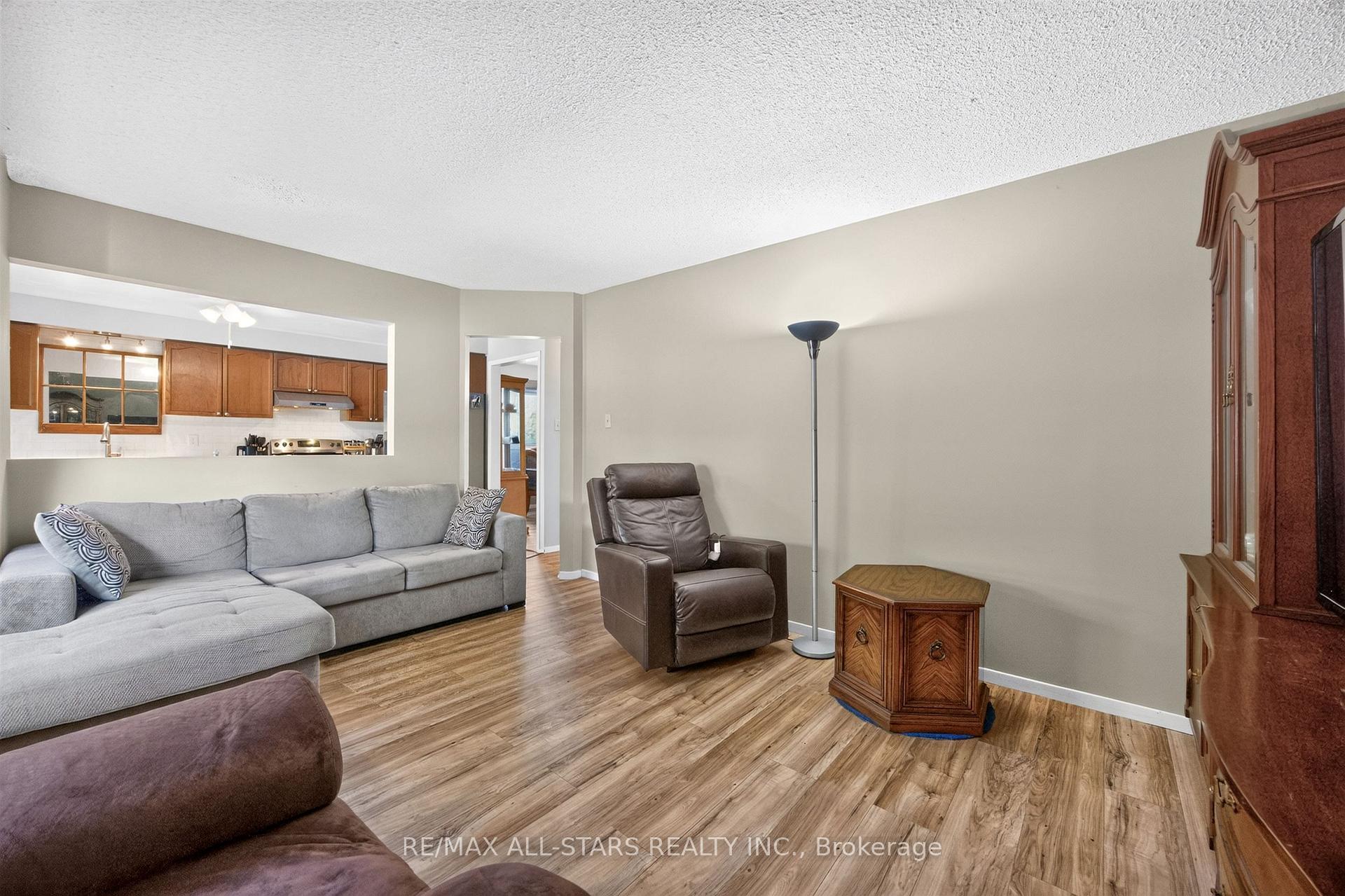 Photo 16 of 68 Patterson Crescent, Ajax, Central — HOMEH