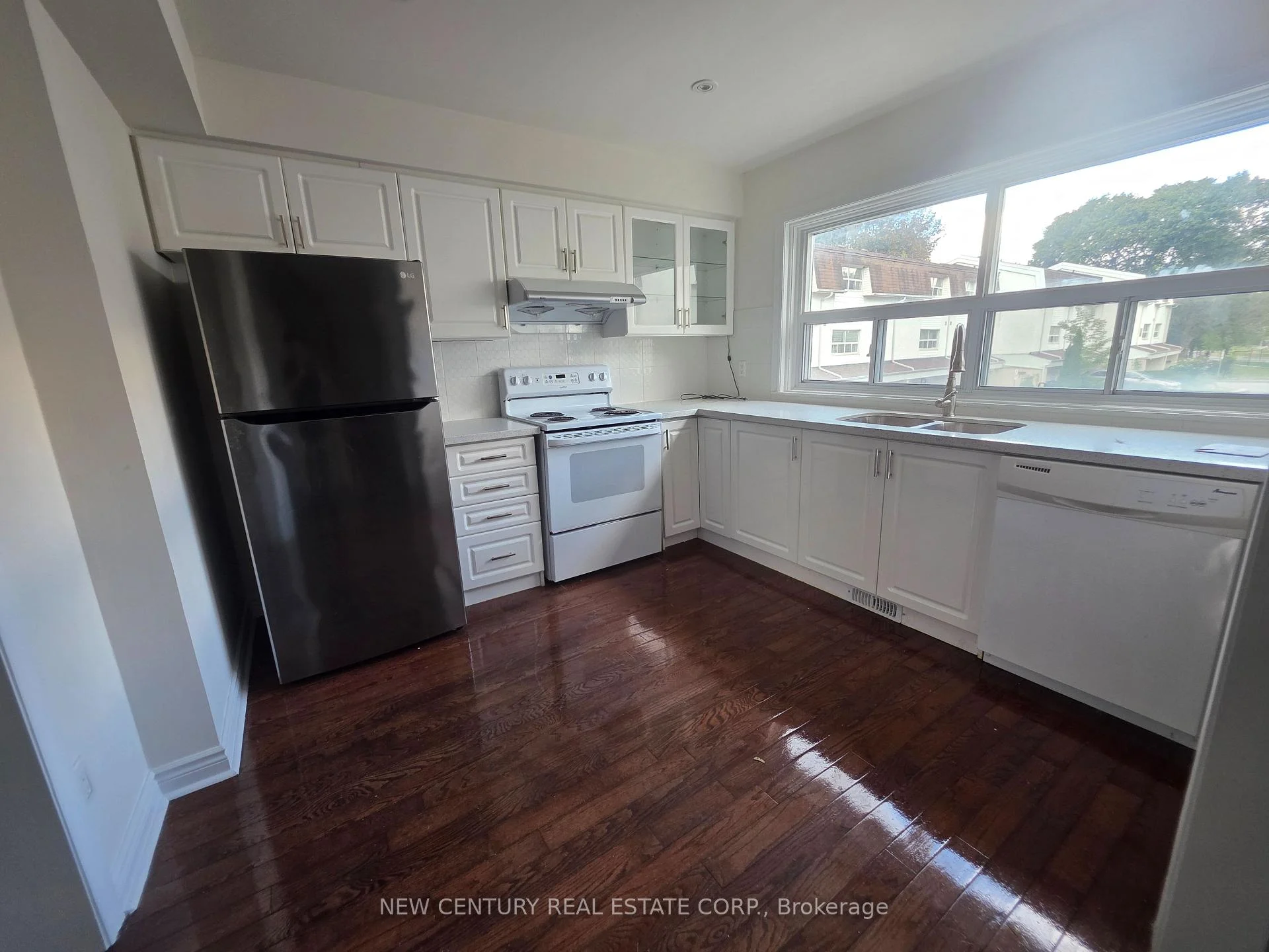Photo 8 of 27 Trailridge Crescent, Scarborough, Morningside — HOMEH