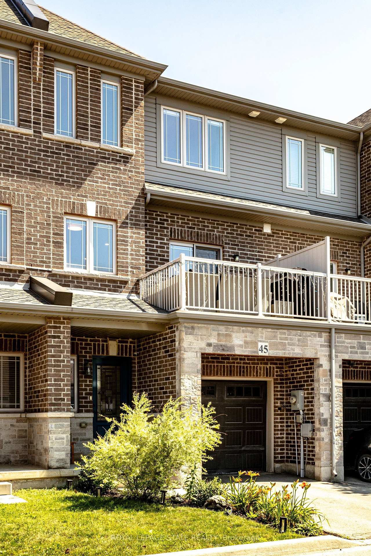 Photo 1 of 45 Crossings Way, Hamilton, Rural Glanbrook — HOMEH