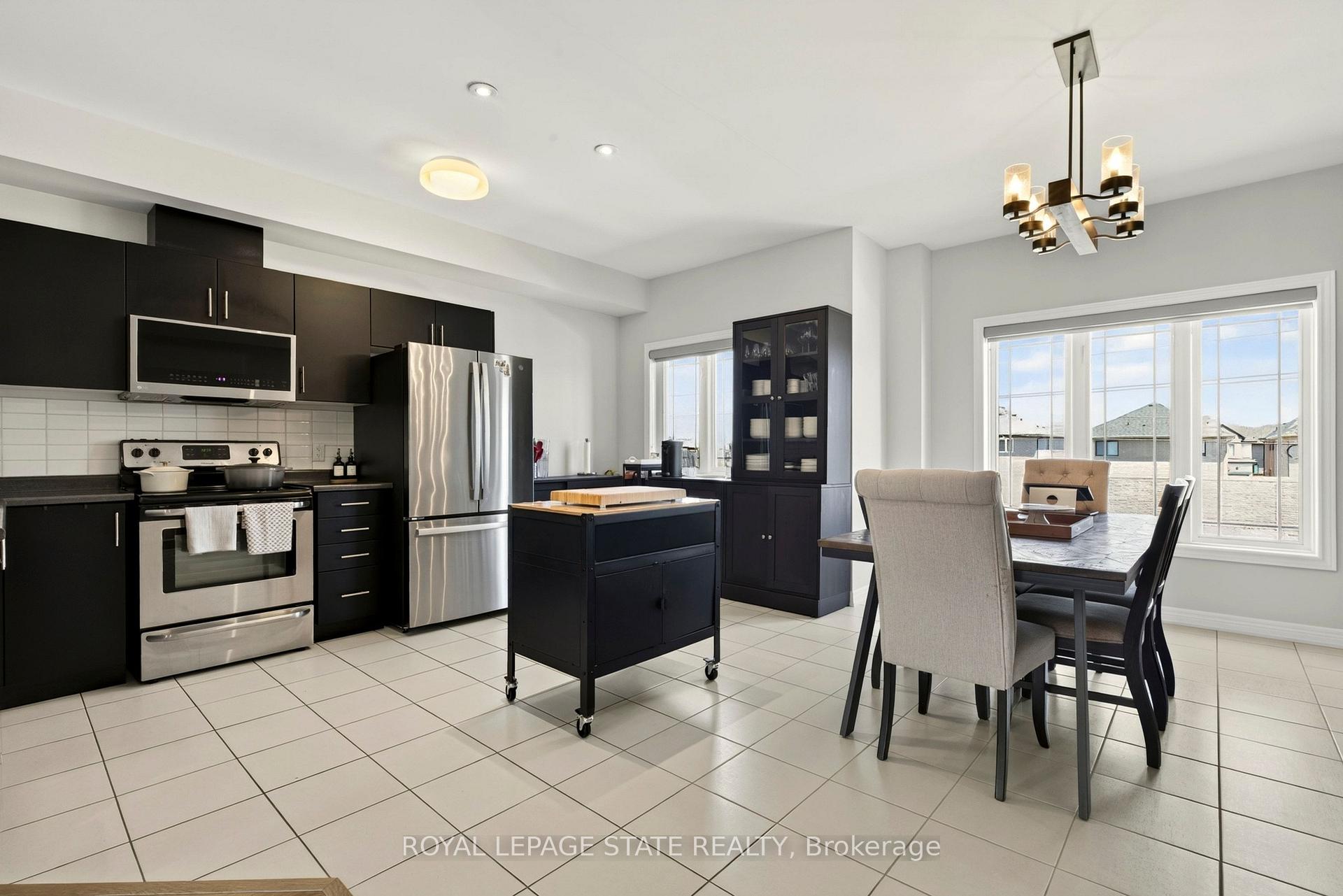 Photo 20 of 45 Crossings Way, Hamilton, Rural Glanbrook — HOMEH